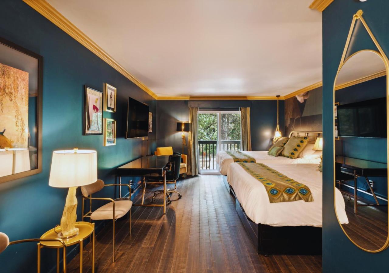 Queen Room with Balcony photo 1