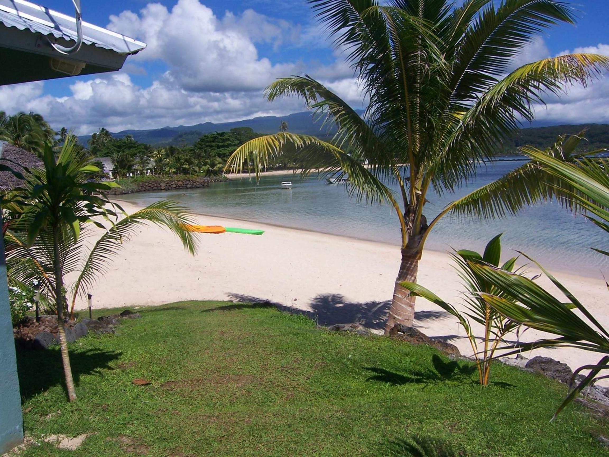 Superior Beachfront Bungalow photo 2