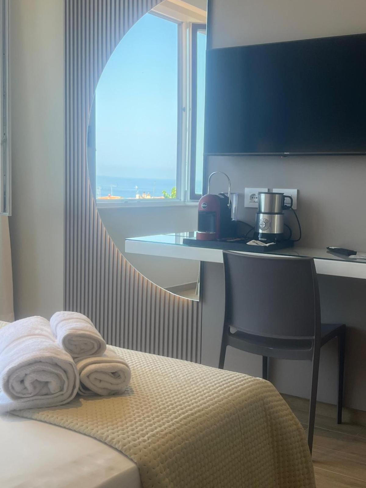 Superior Double or Twin Room with Sea View photo 2