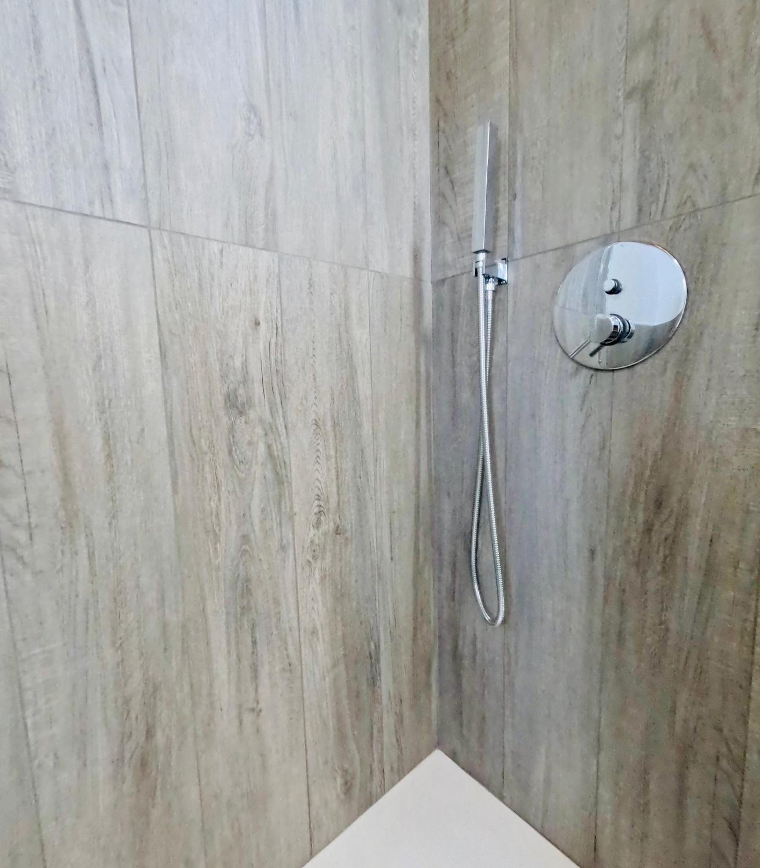 Quadruple Room with Private Bathroom photo 2