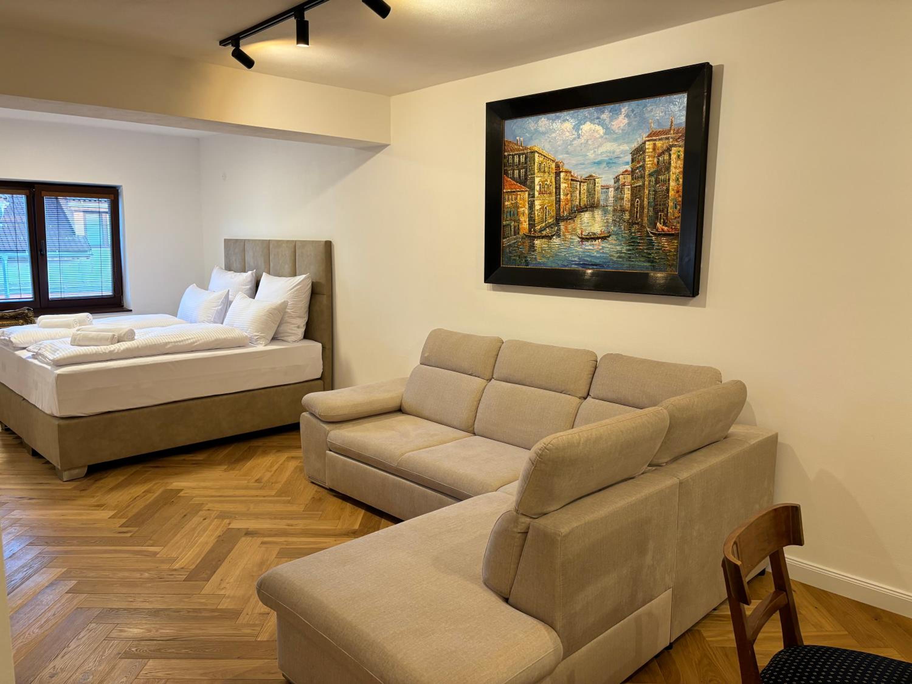 Deluxe Apartment
