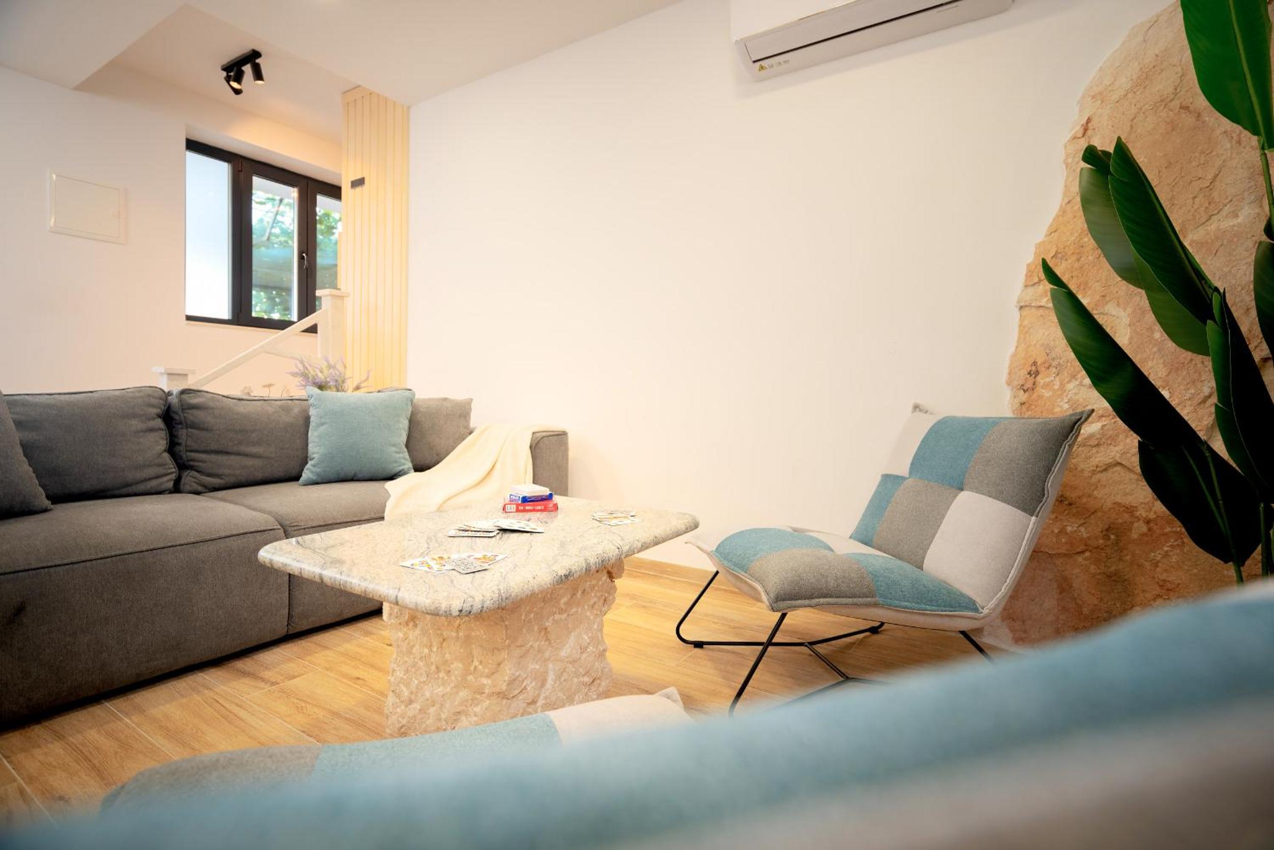 Three-Bedroom Apartment photo 1