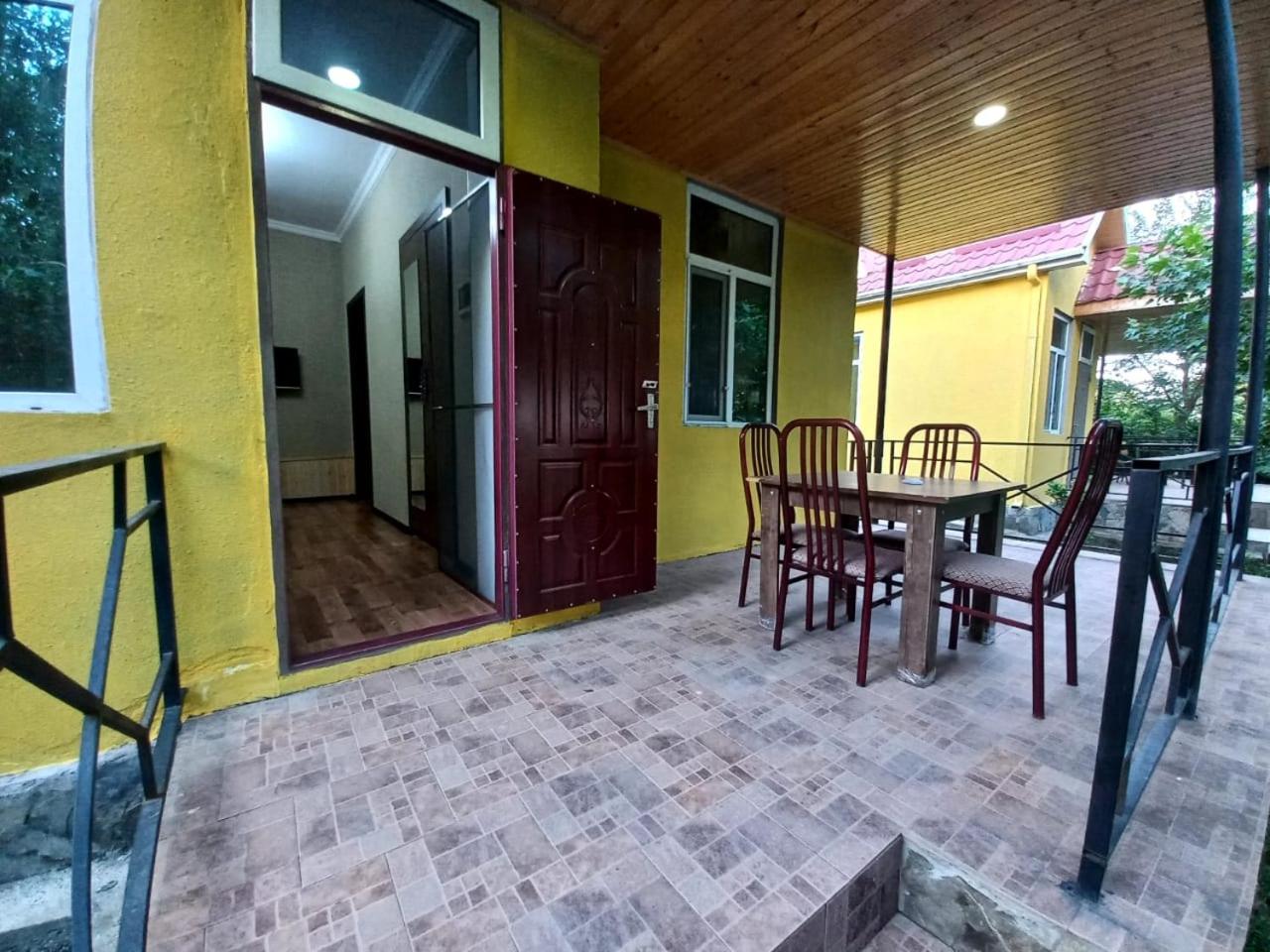 Family Room with Garden View photo 3
