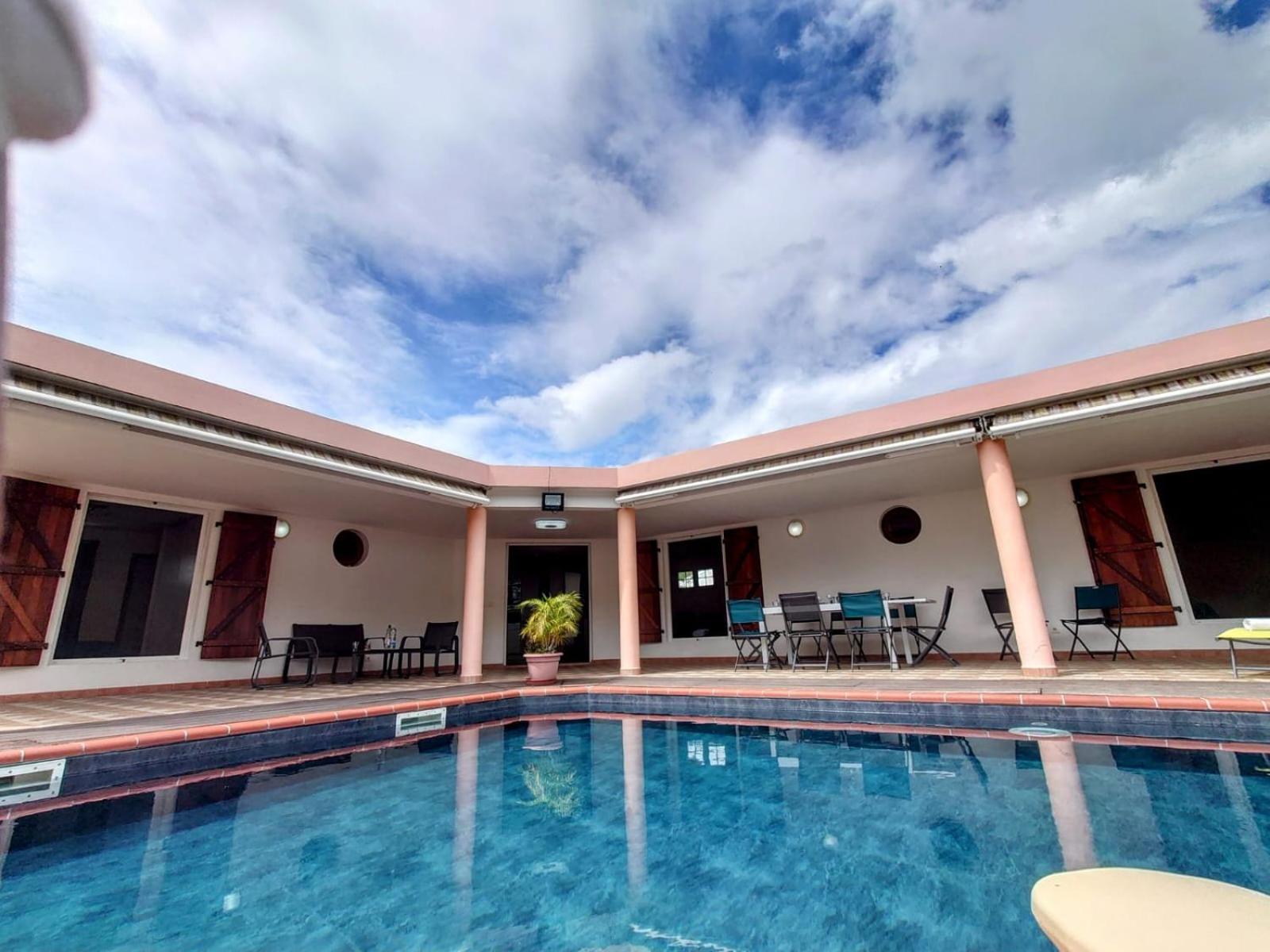 Villa photo 1