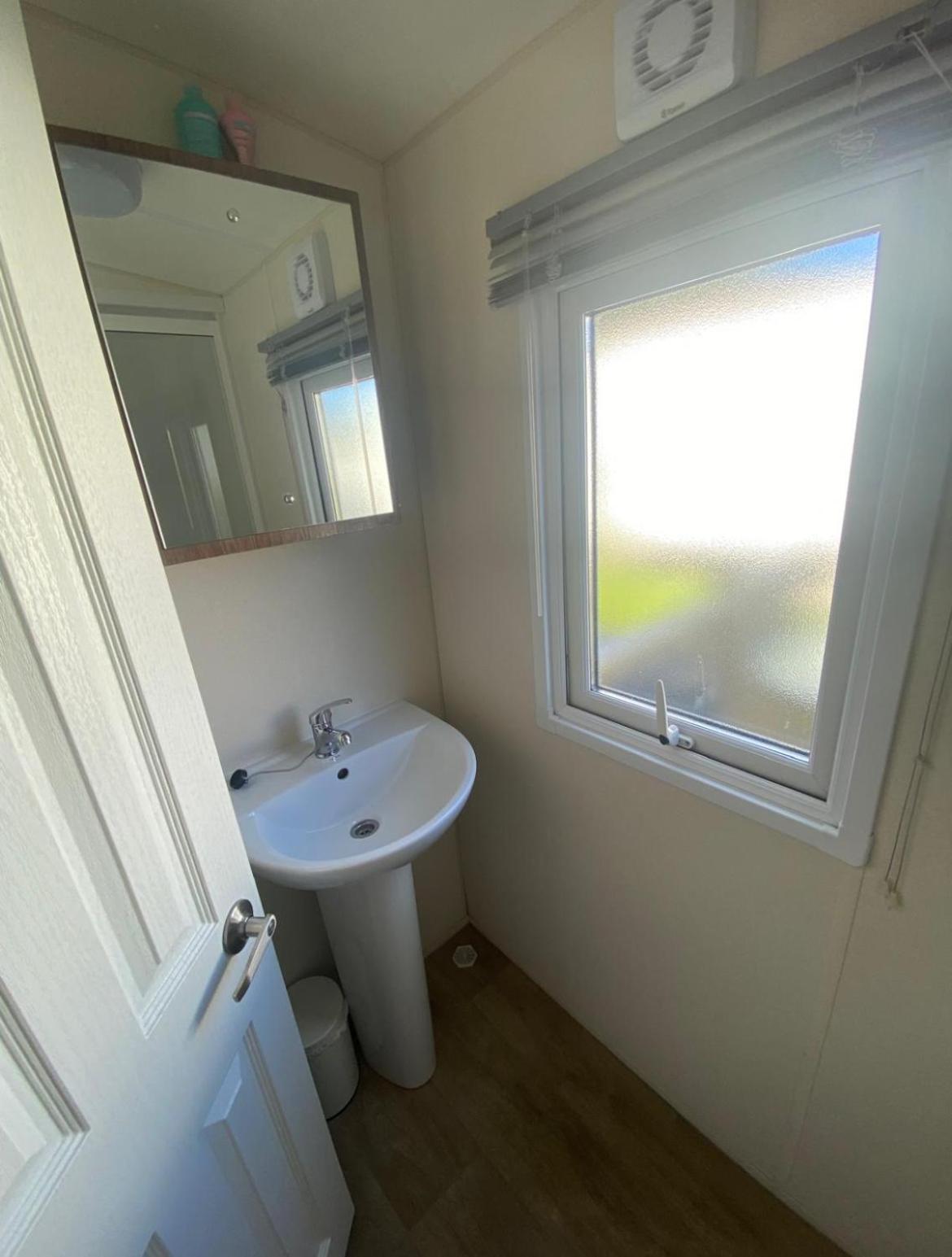 Three-Bedroom House photo 3