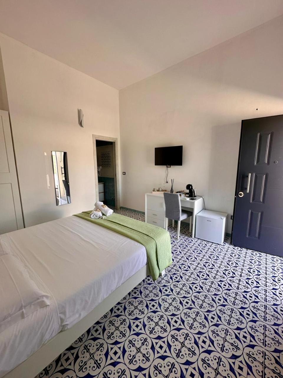 Triple Room with Private Bathroom photo 1