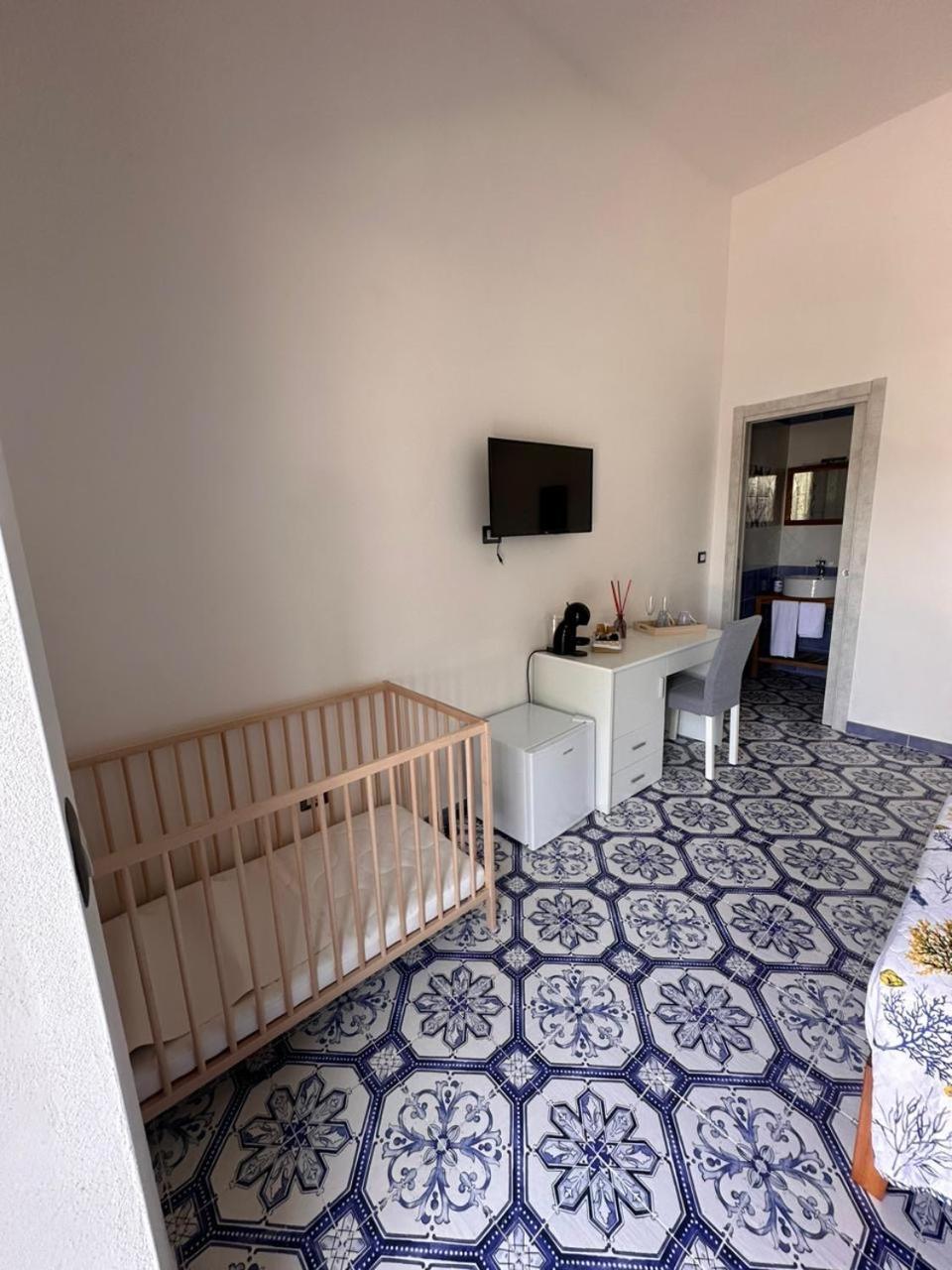 Triple Room with Private Bathroom photo 3
