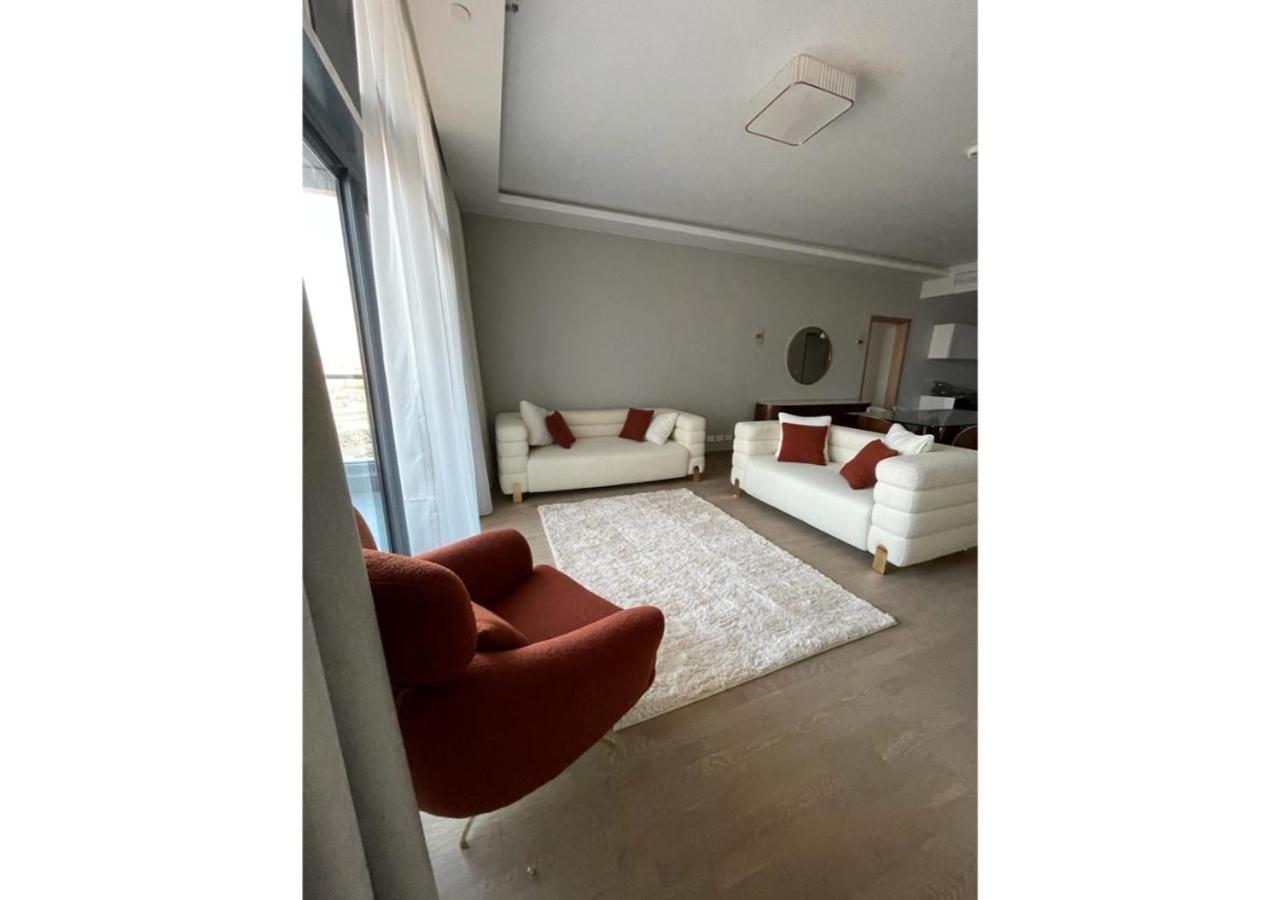 Three-Bedroom Apartment photo 1