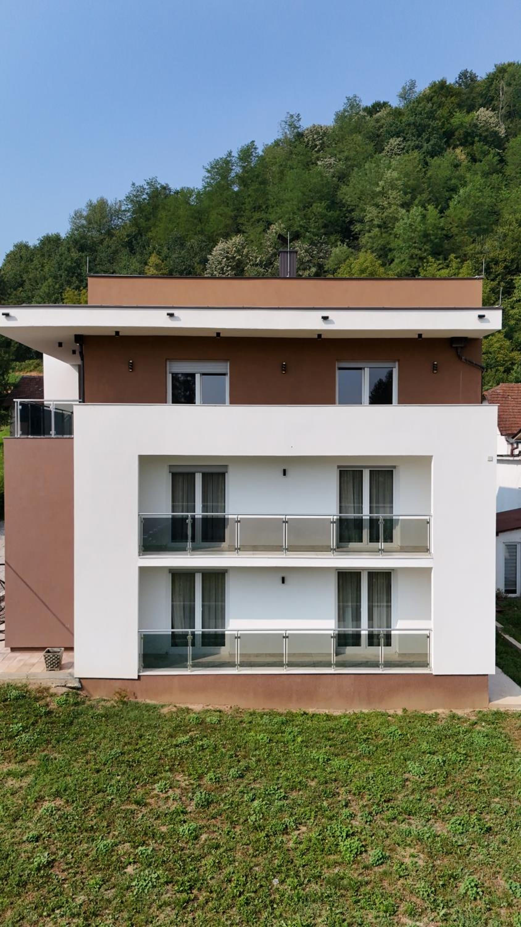 One-Bedroom Apartment with Balcony photo 1