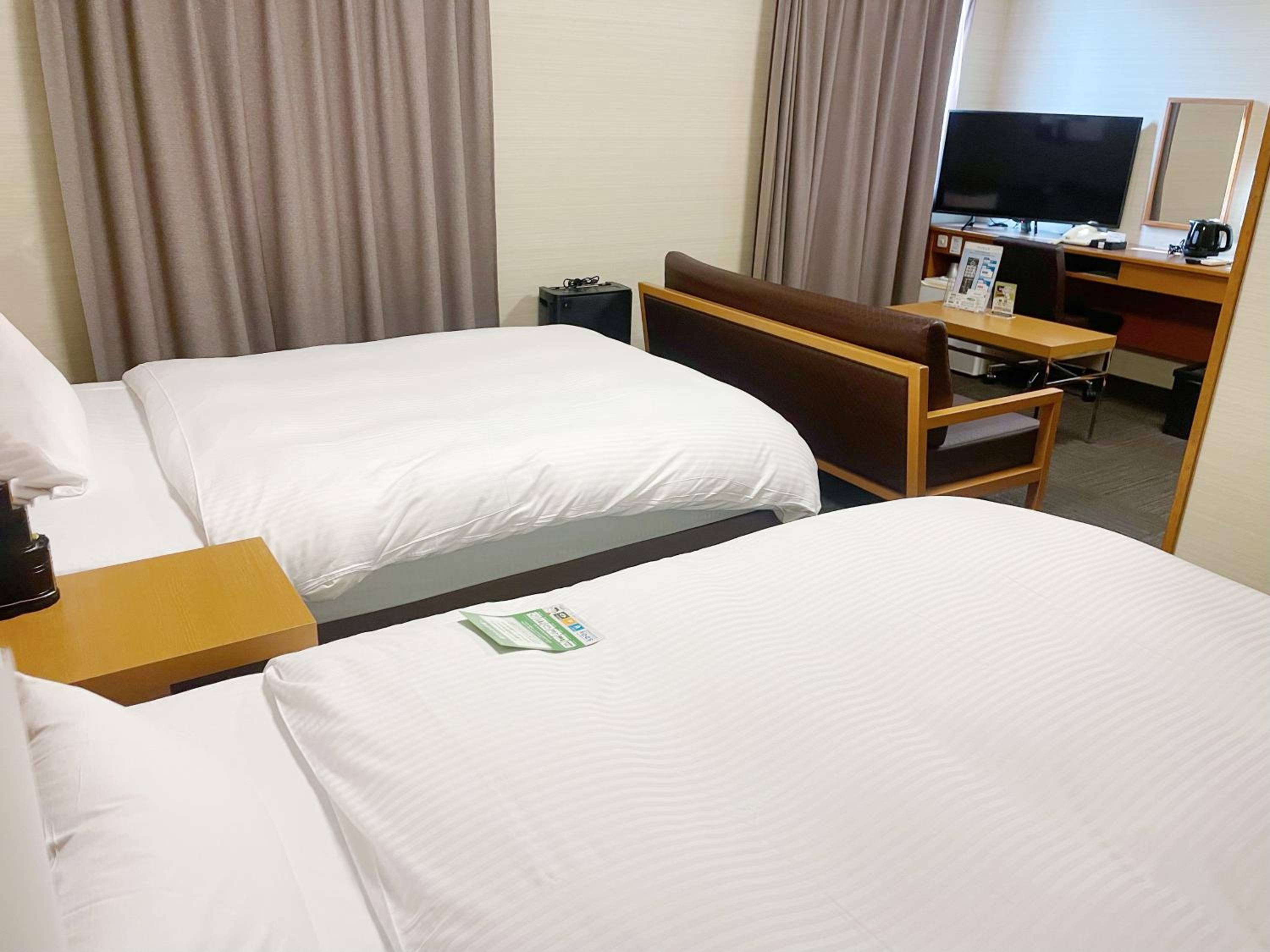 Deluxe Twin Room - Non-Smoking - Photo 9