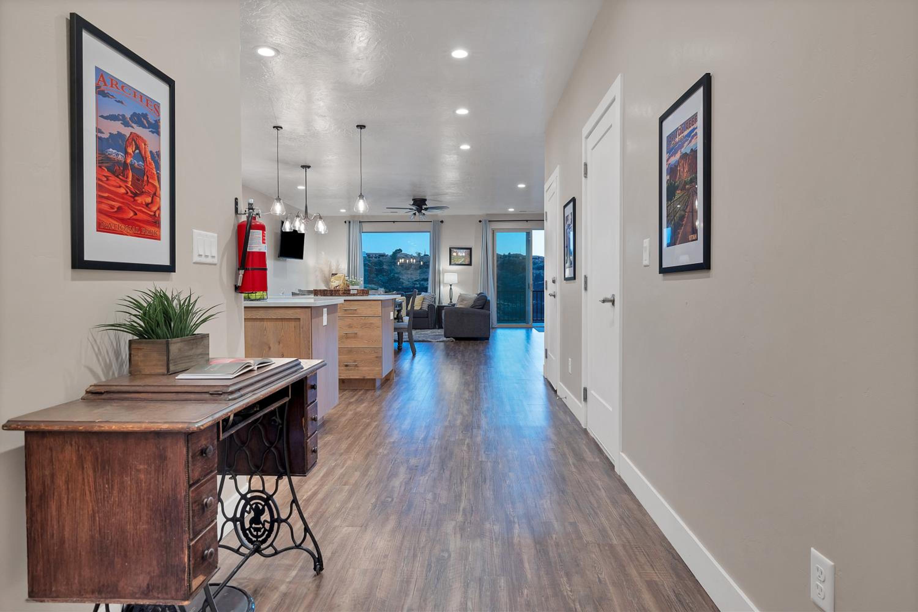 Six-Bedroom House photo 1