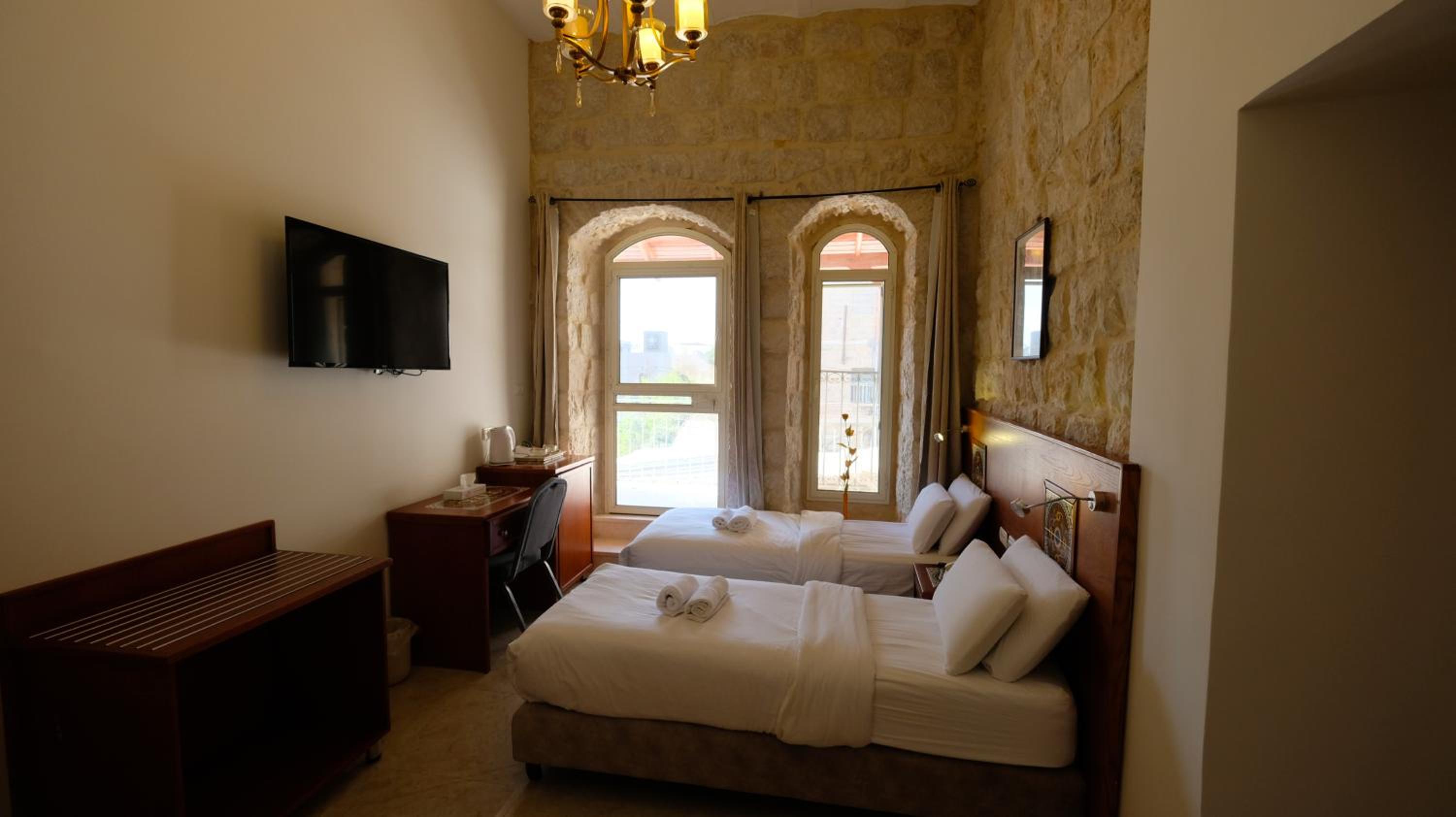 Superior Twin Room with Balcony - Photo 5