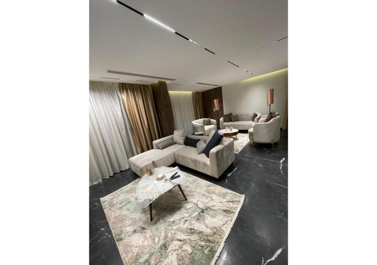 Villa photo 3