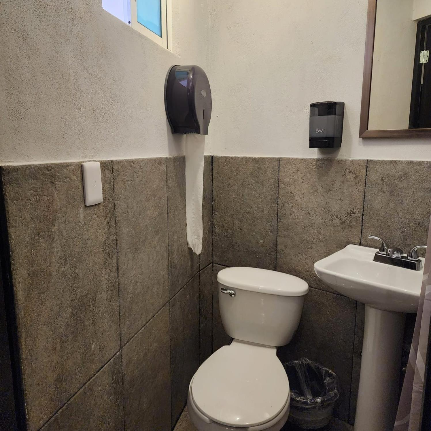 Double Room with Private Bathroom - Photo 5