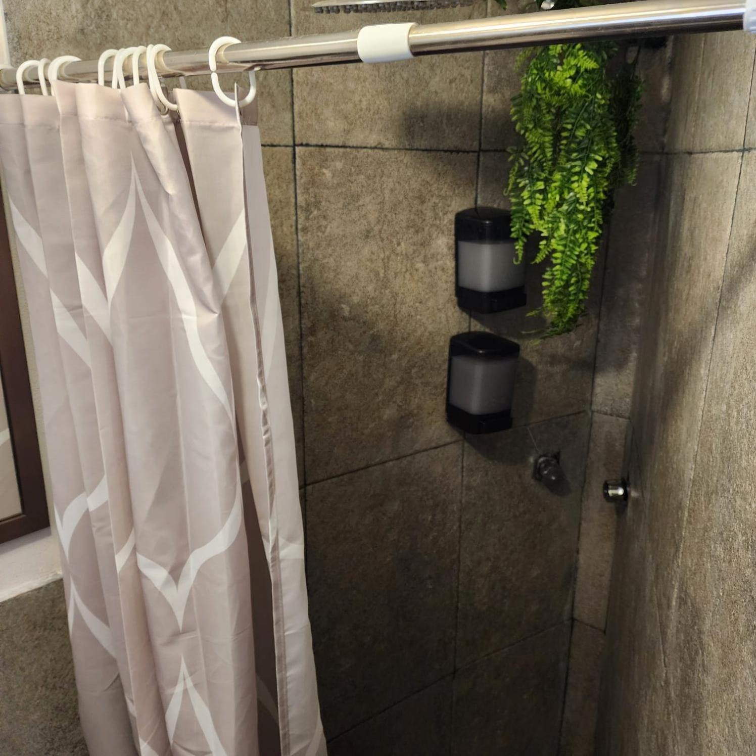 Double Room with Private Bathroom - Photo 6