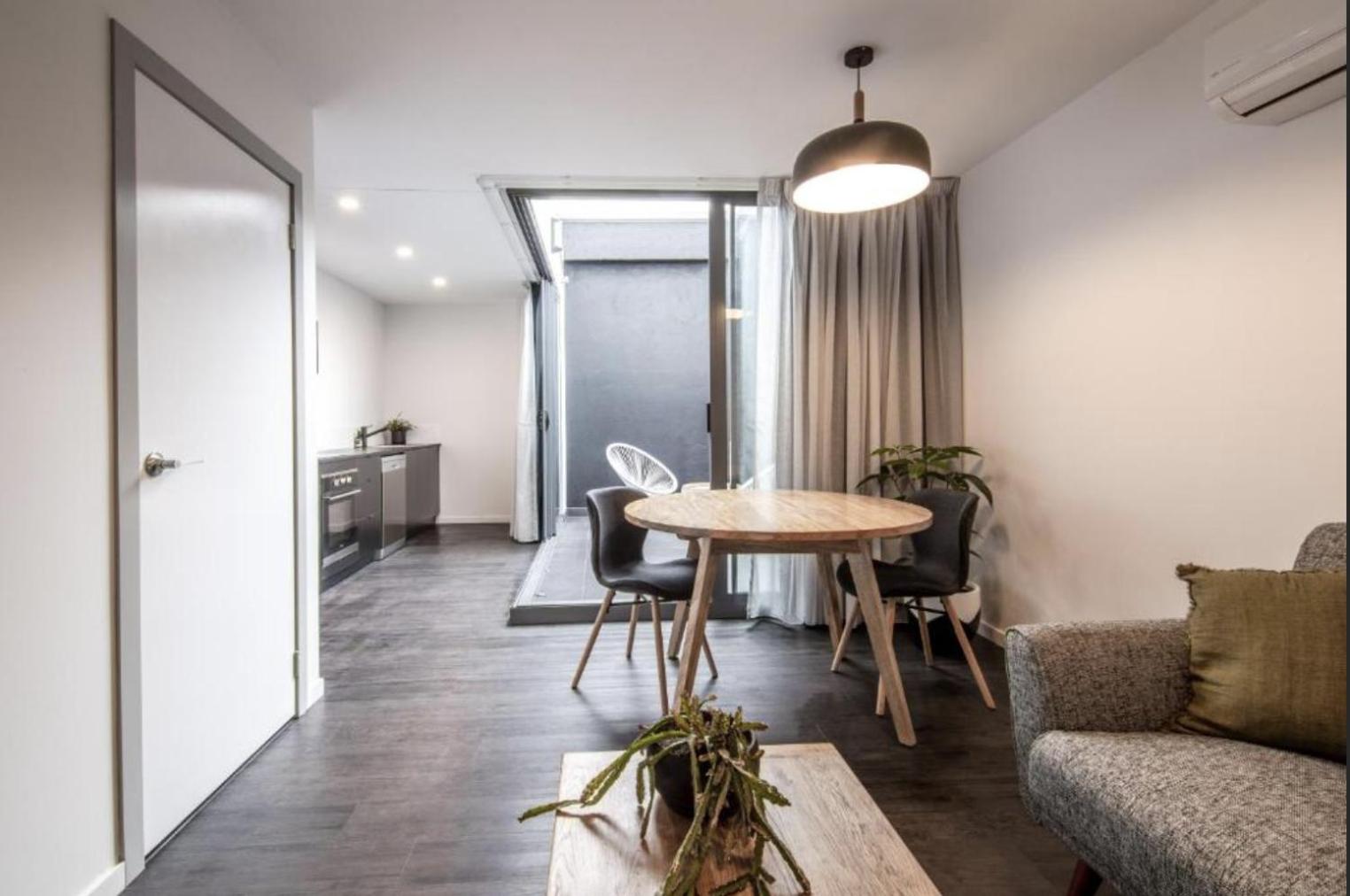 Apartment - Split Level photo 3