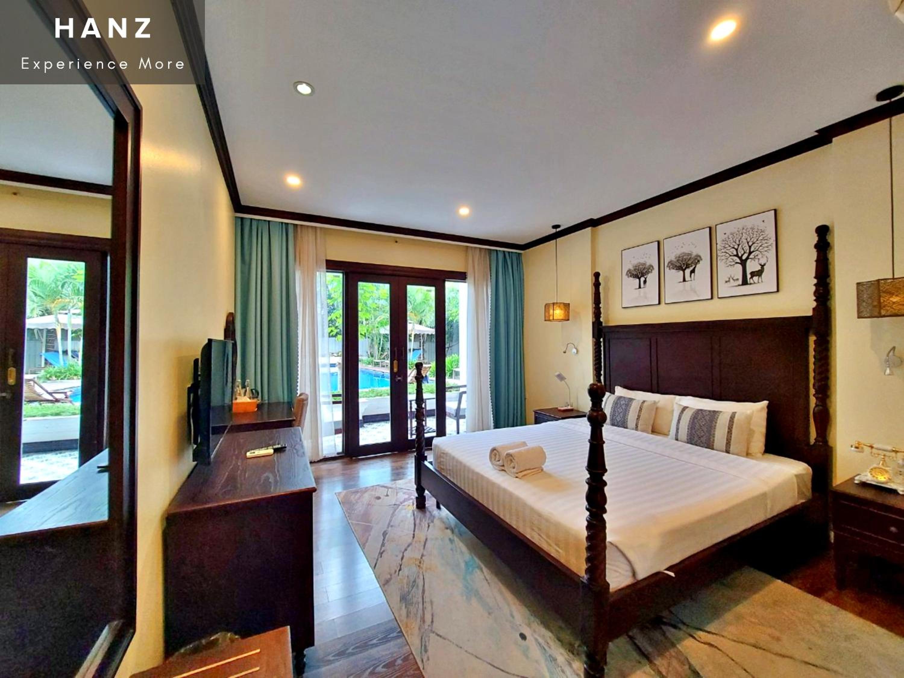 Double Room With Pool View - Photo 3