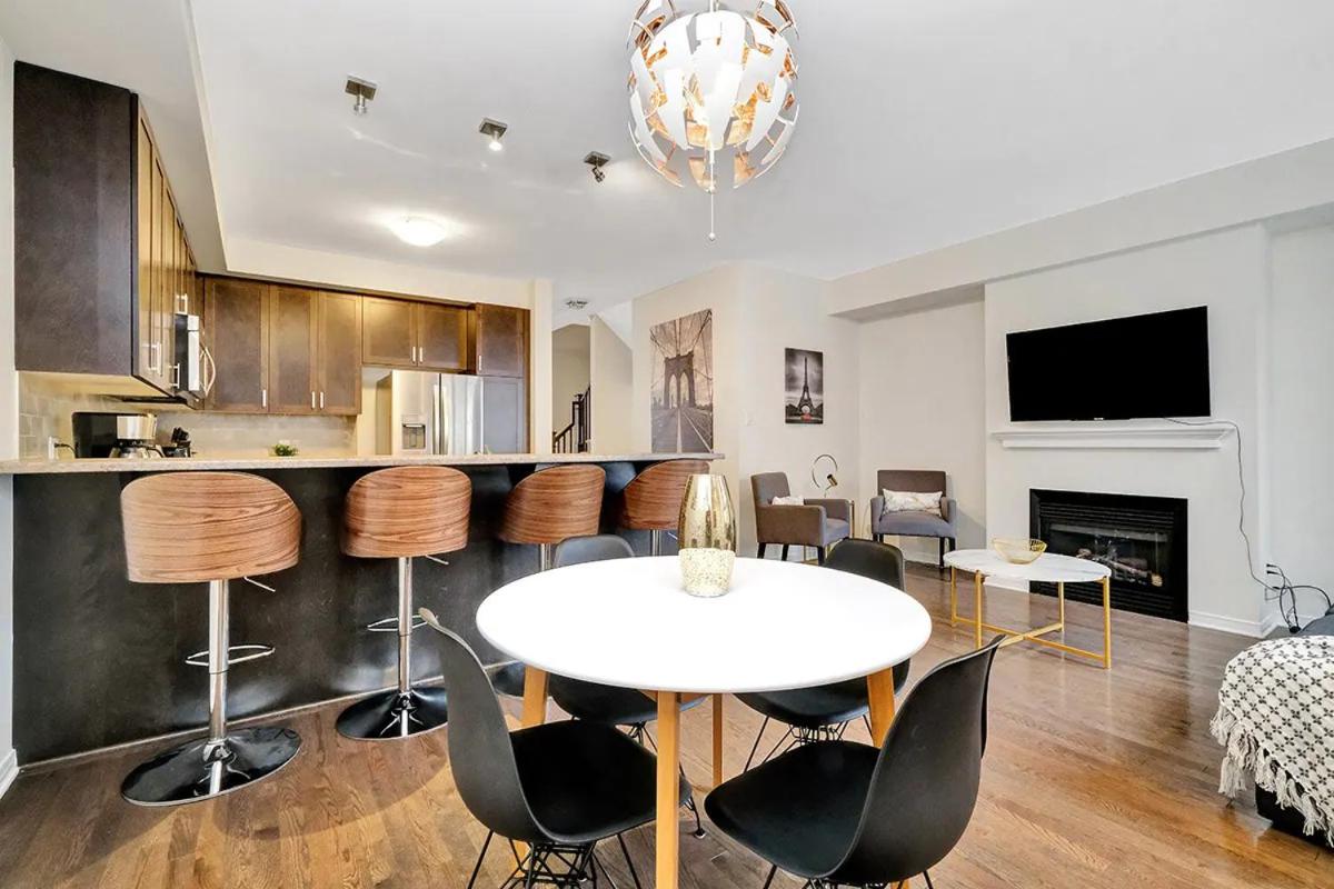 Three-Bedroom House photo 2