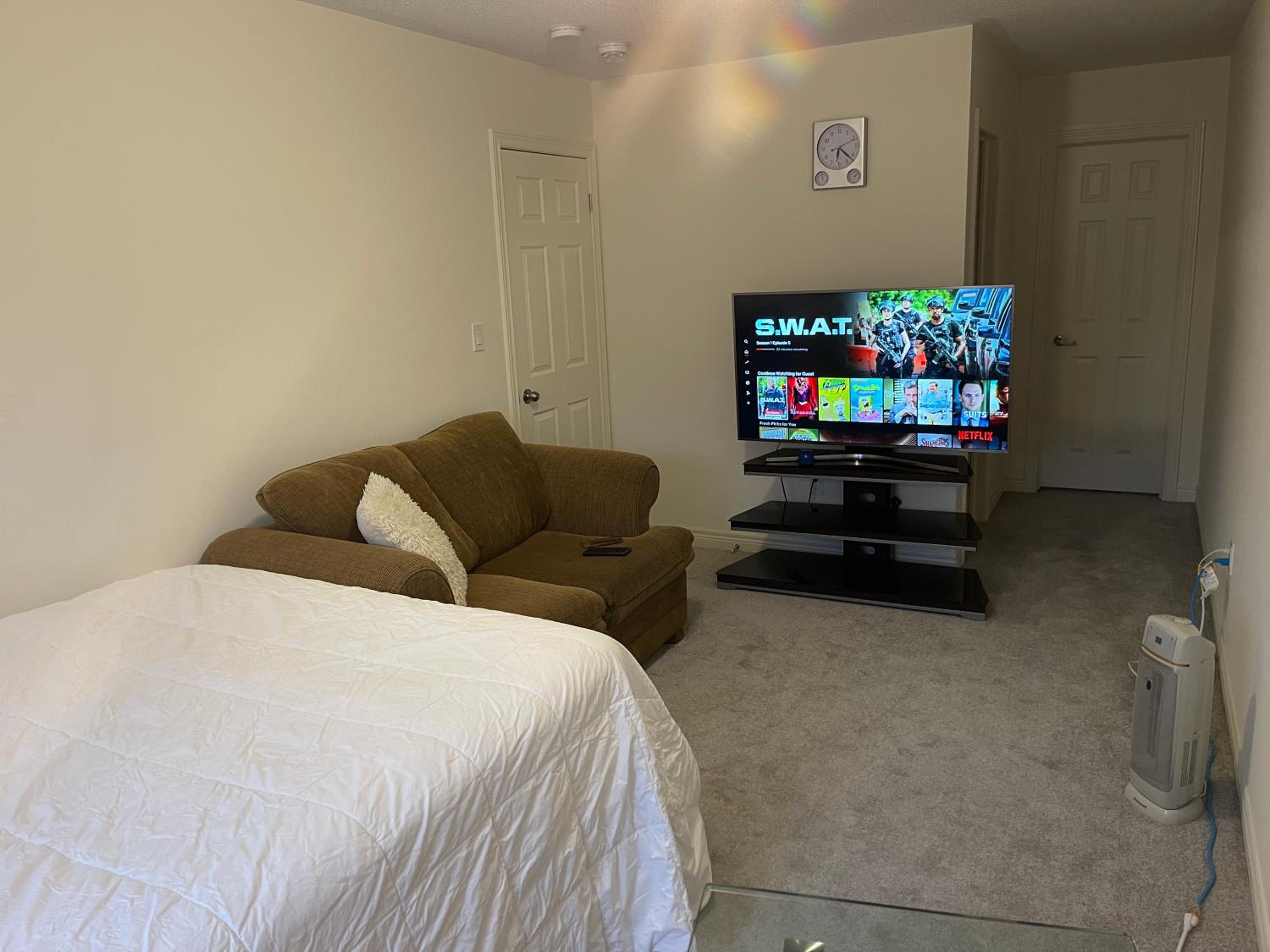 Family Room With Private Bathroom photo 2