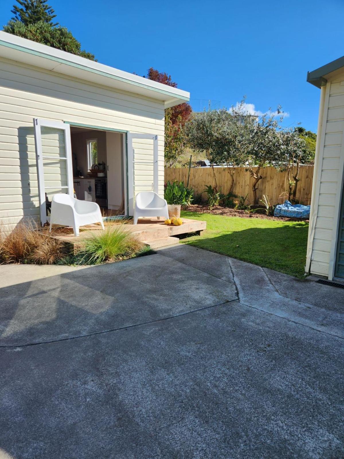 One-Bedroom House photo 2
