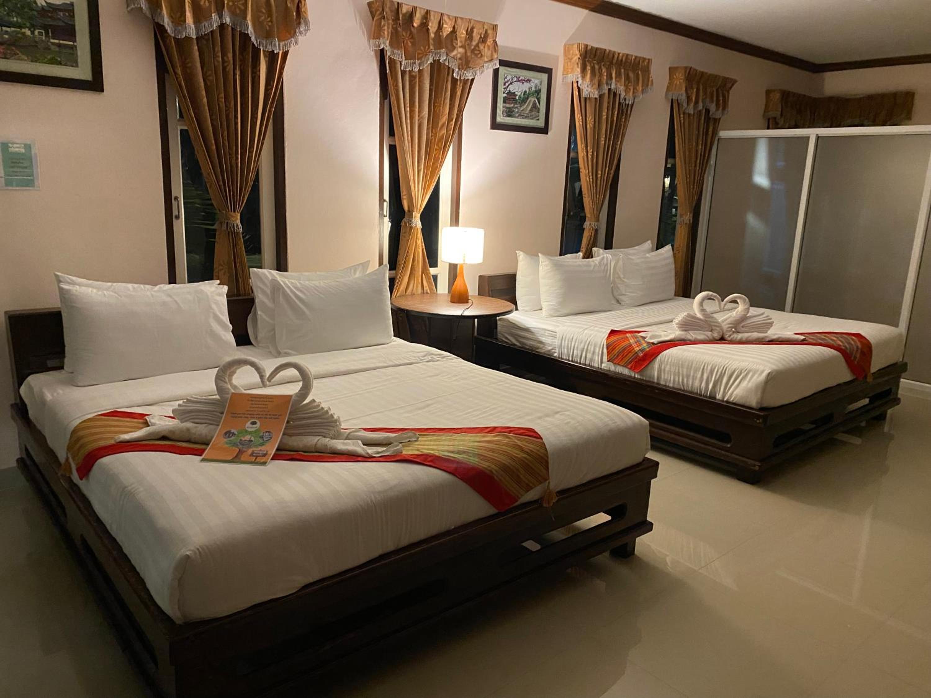 Quadruple Room with Private Bathroom