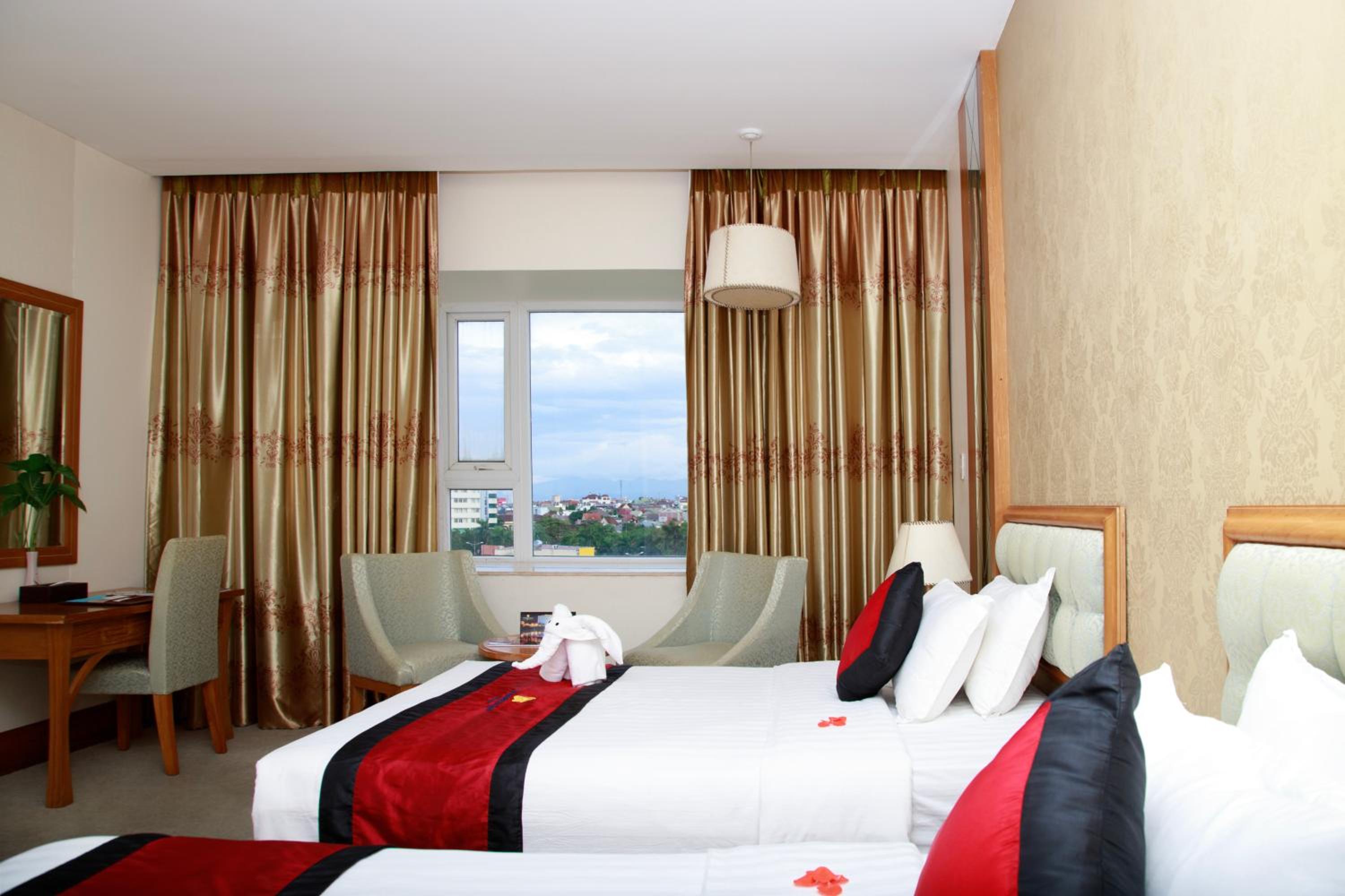 Deluxe Double or Twin Room with City View photo 2