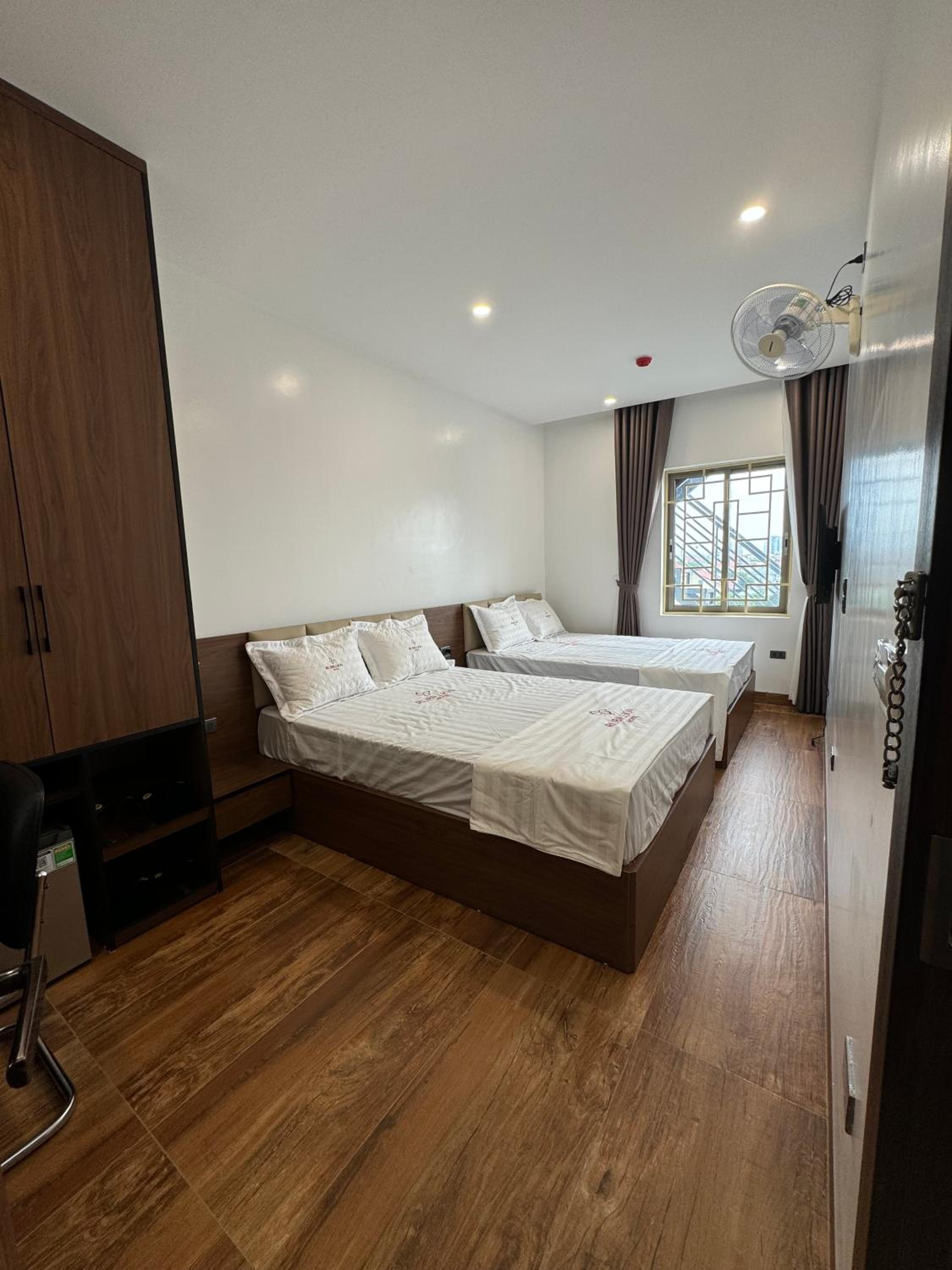 Standard Twin Room - Photo 4