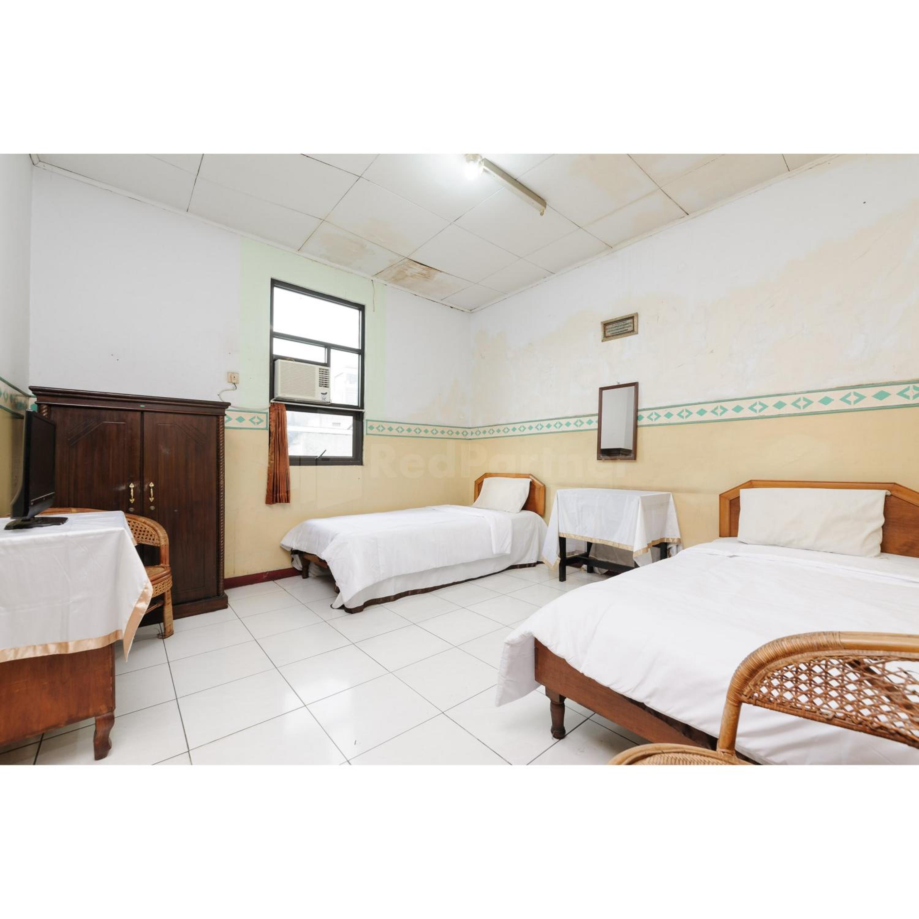 Twin Room - Photo 1