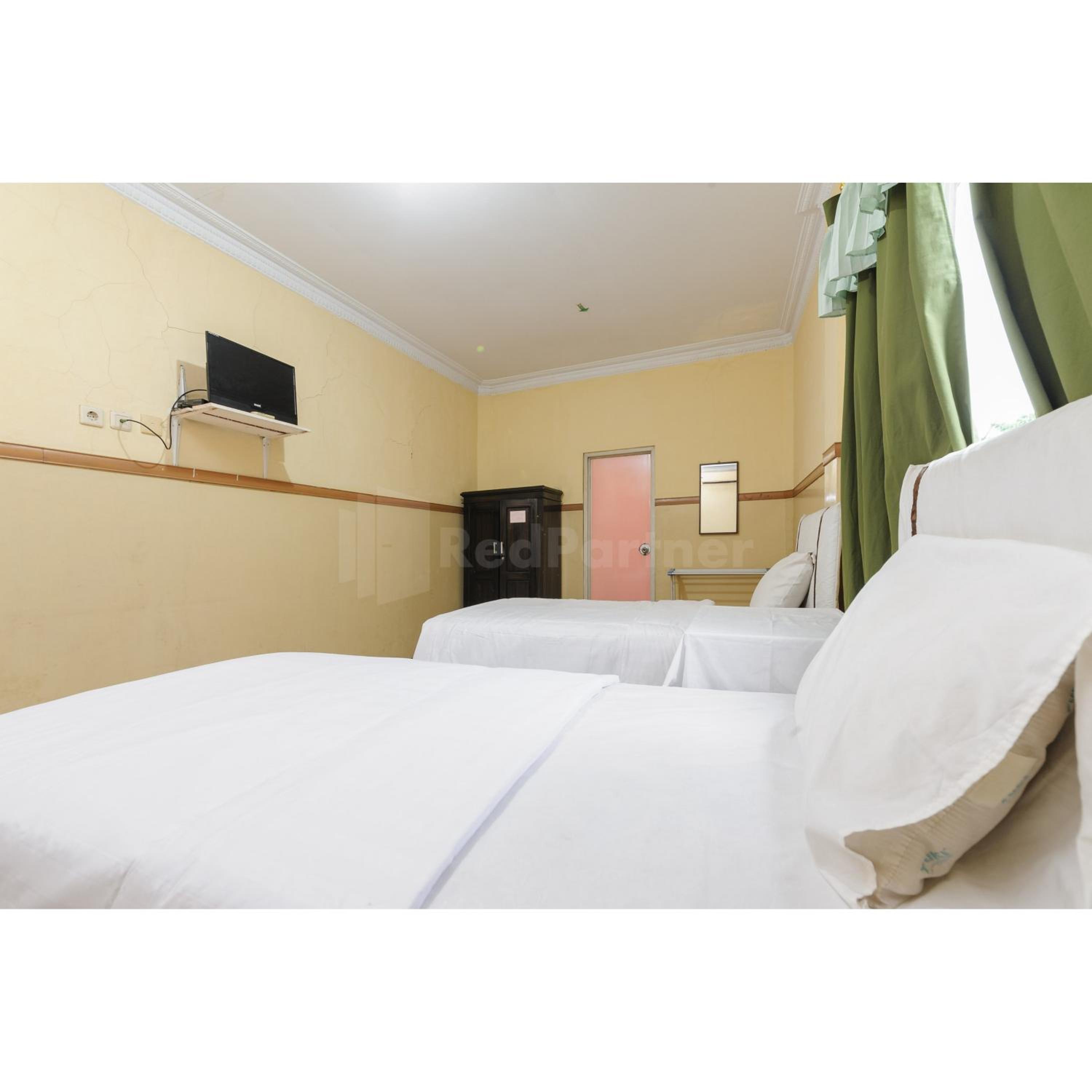 Deluxe Twin Room - Photo 3