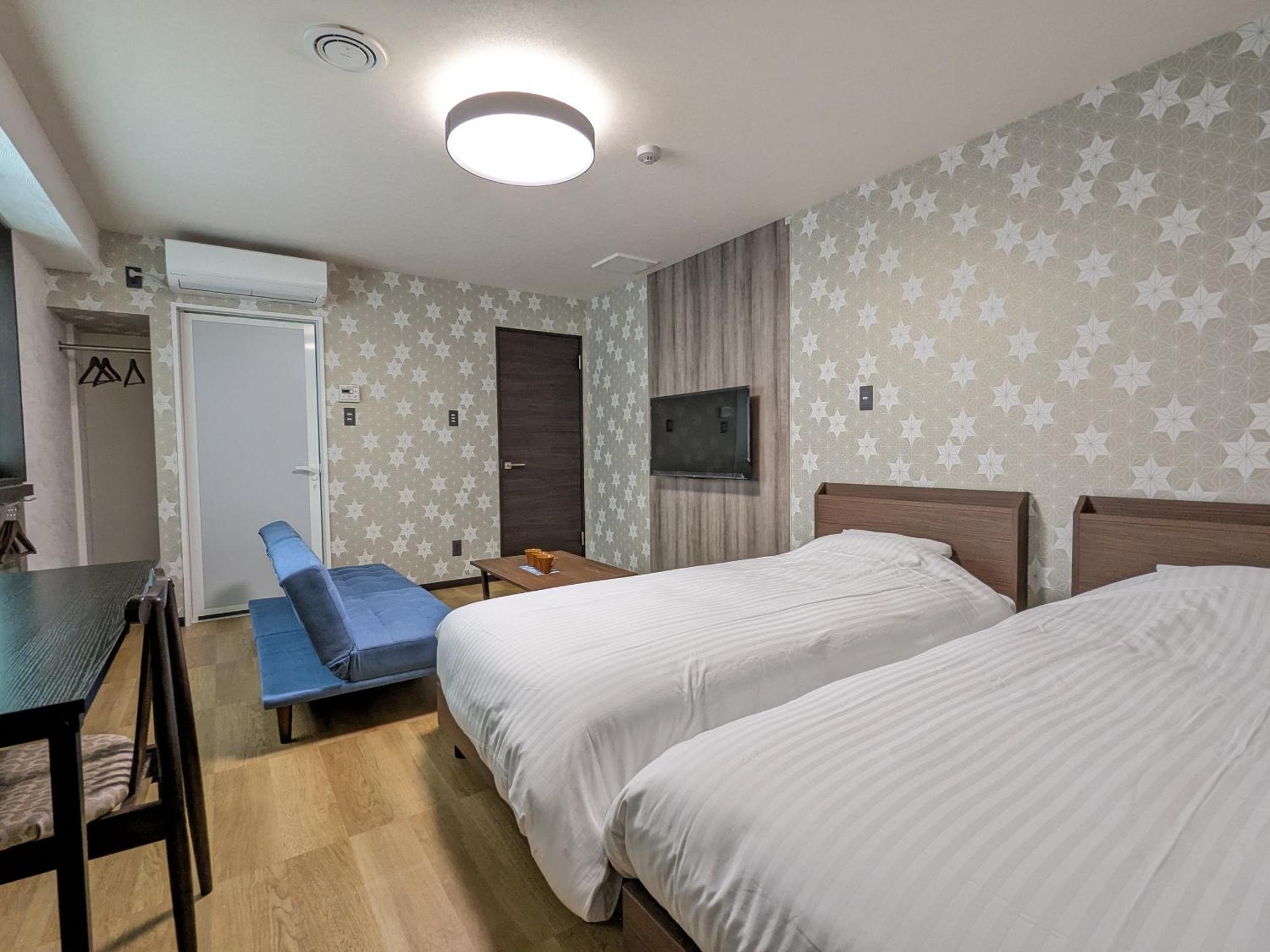 Economy Triple Room photo 1