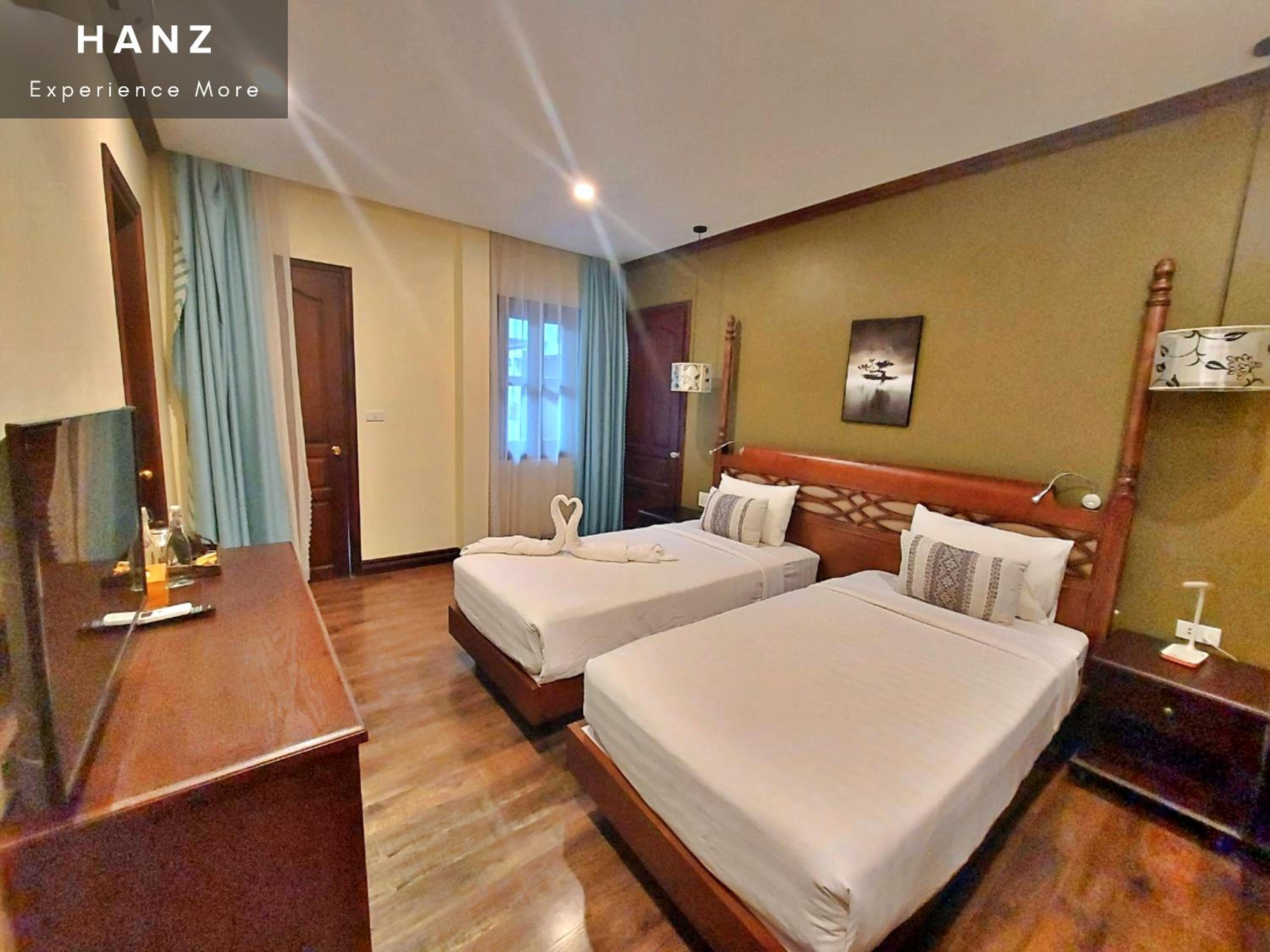 Twin Room - Photo 11