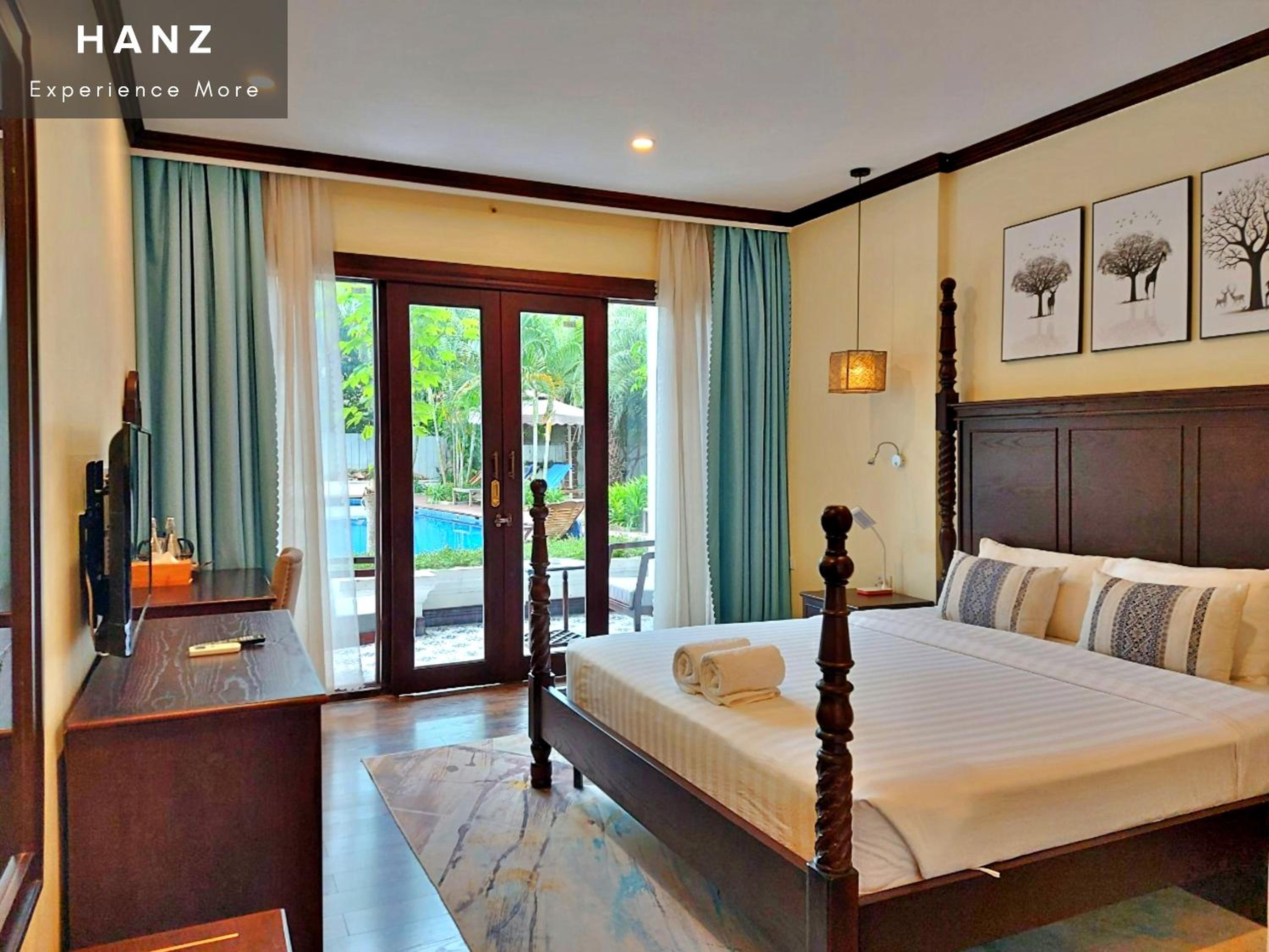 Double Room With Pool View - Photo 5
