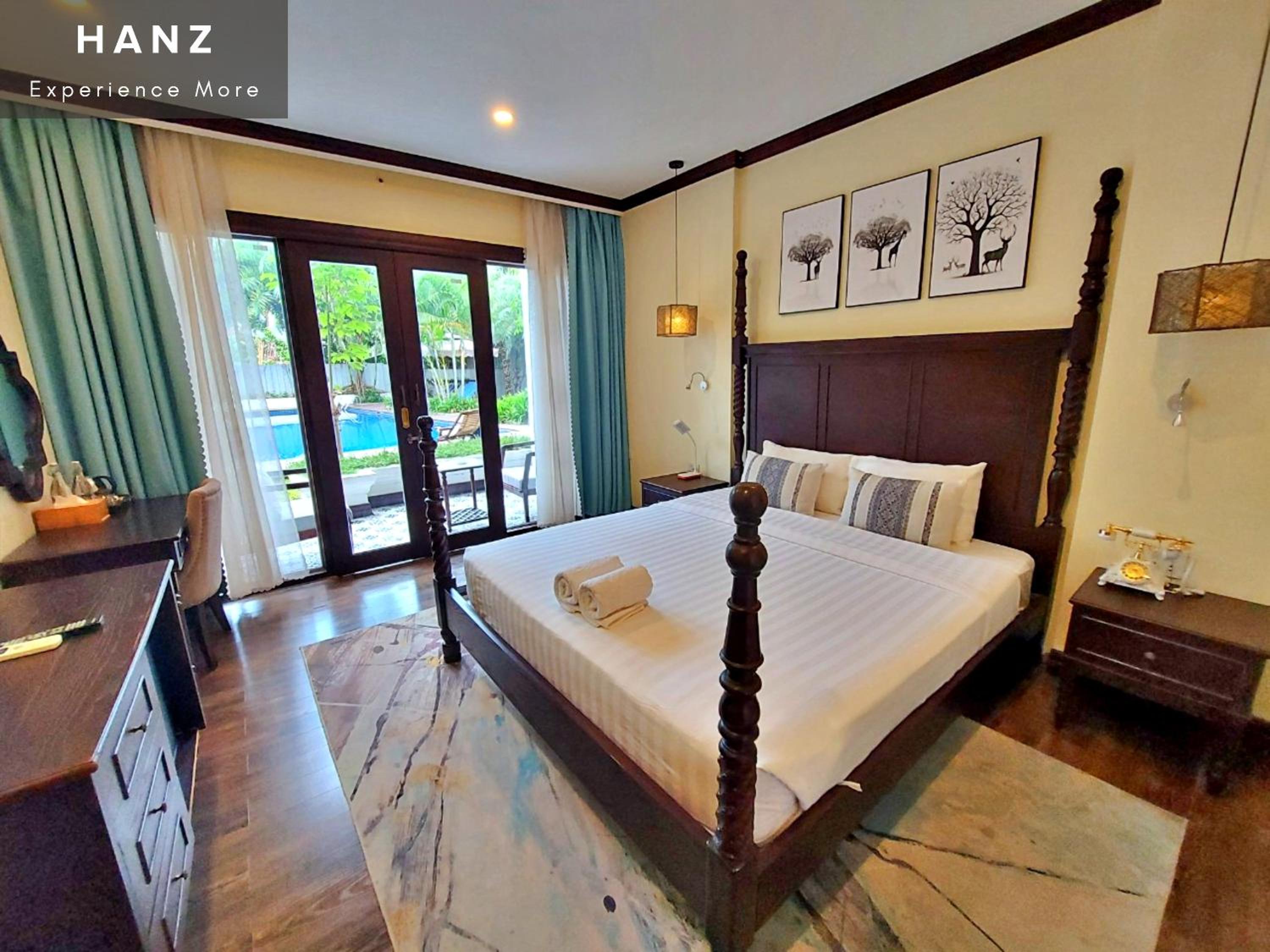 Double Room With Pool View - Photo 7