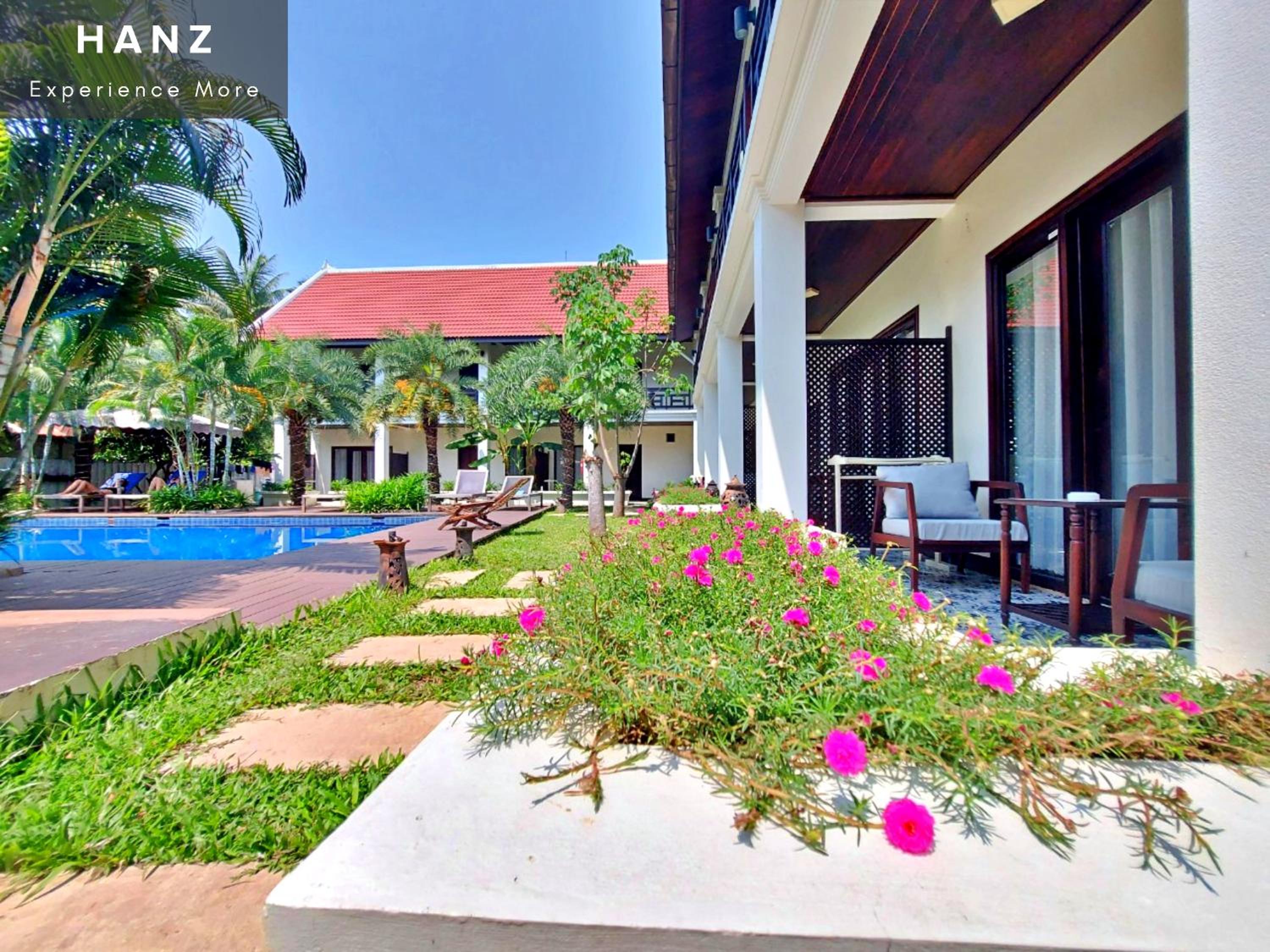 Double Room With Pool View - Photo 2
