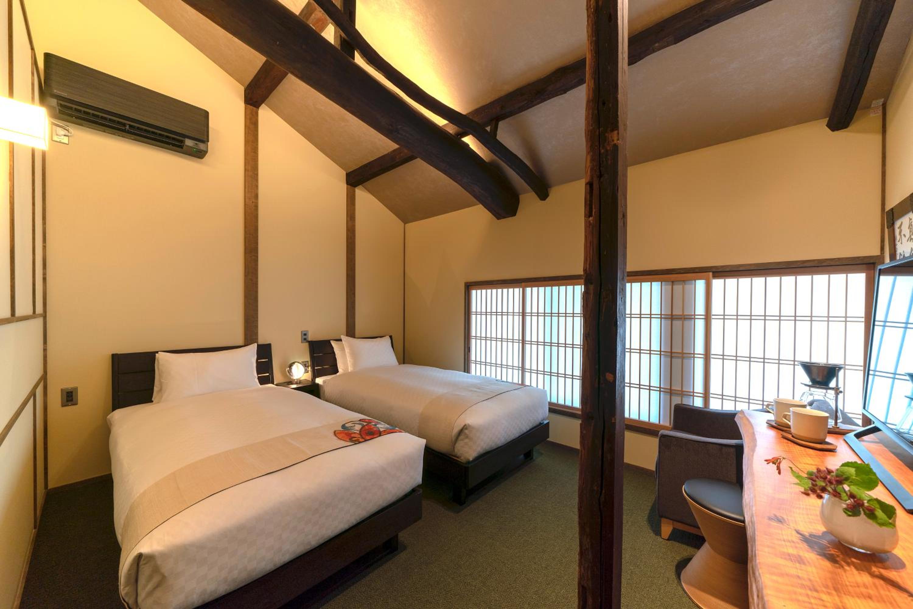 Deluxe Twin Room photo 1