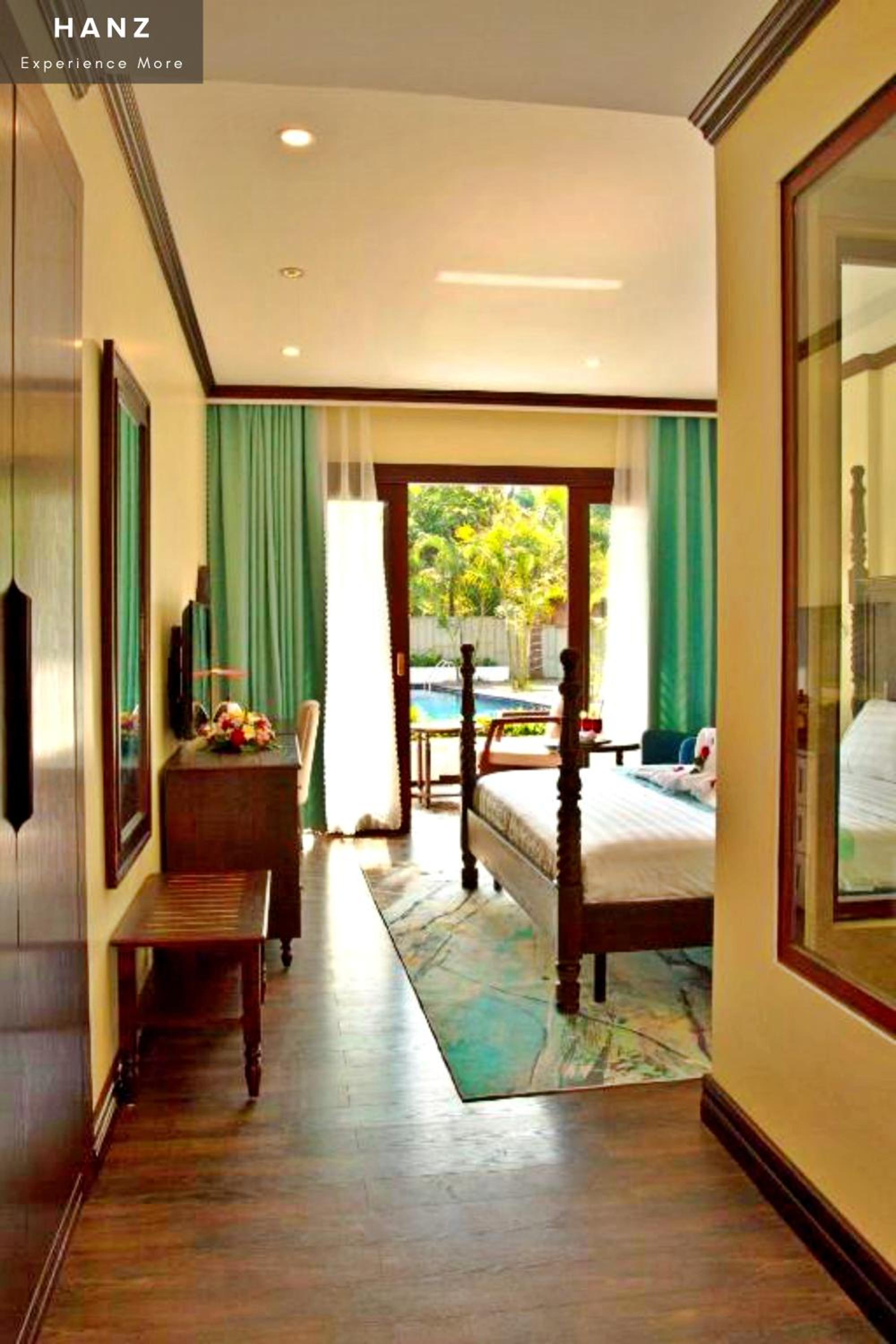 Double Room With Pool View - Photo 13
