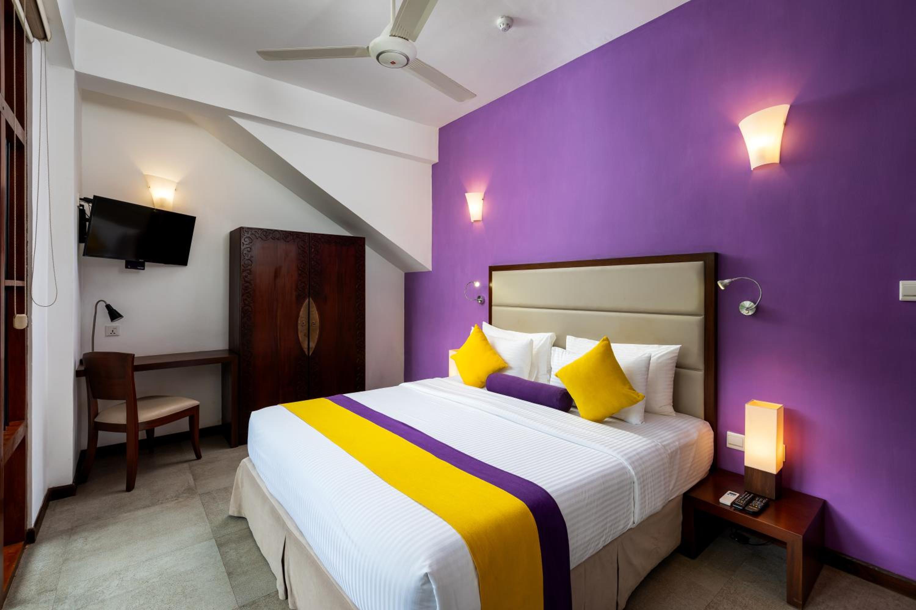 One-Bedroom Superior Suite with Balcony or Terrace