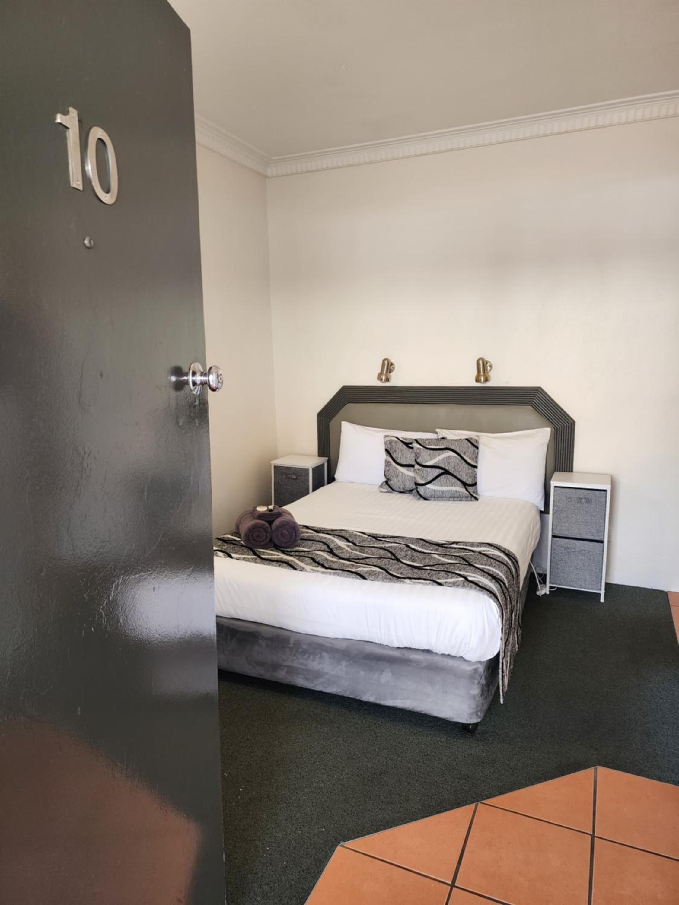 Petite Standard Double Room photo 1