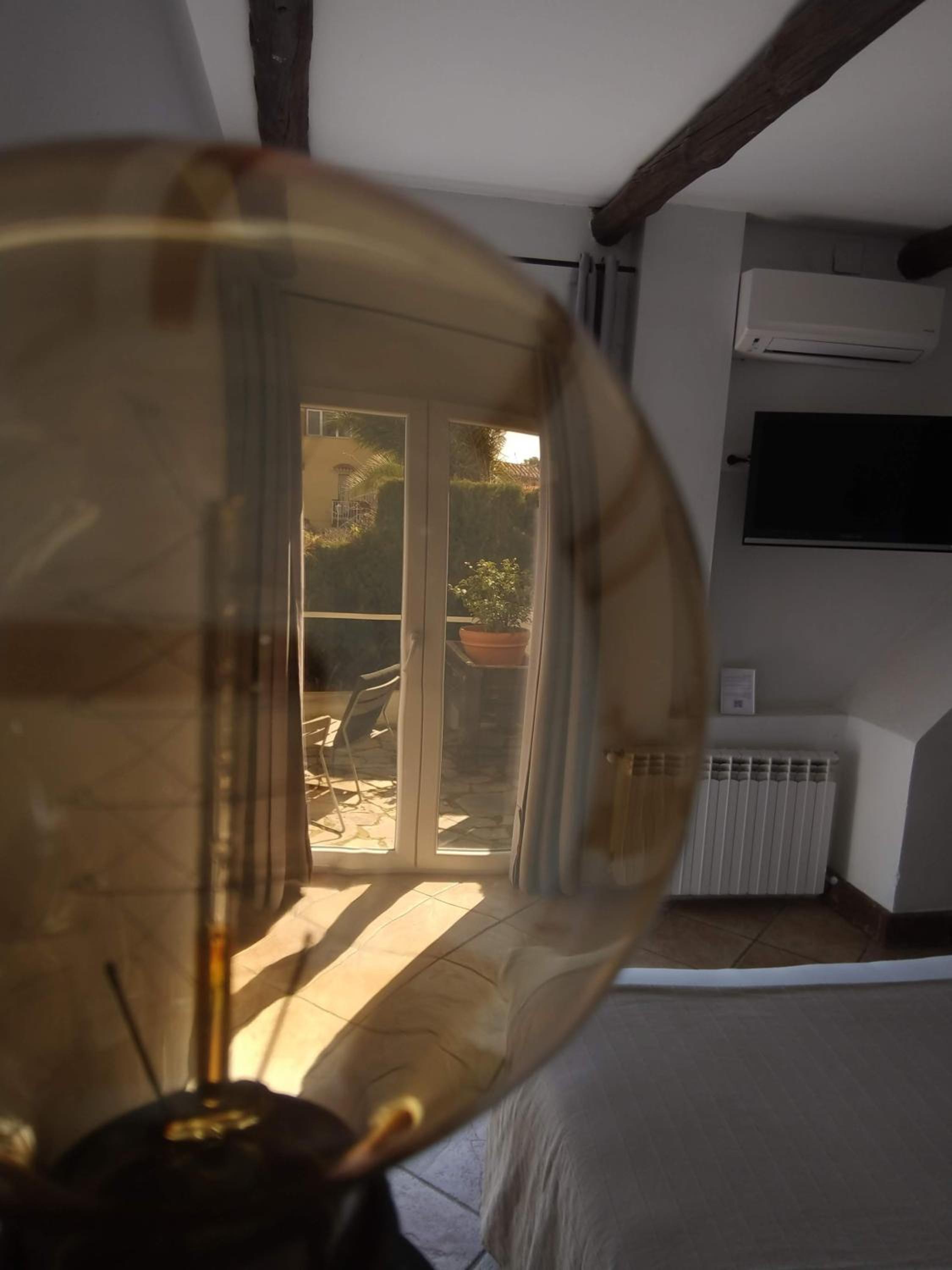 Double Room with Balcony - Photo 7