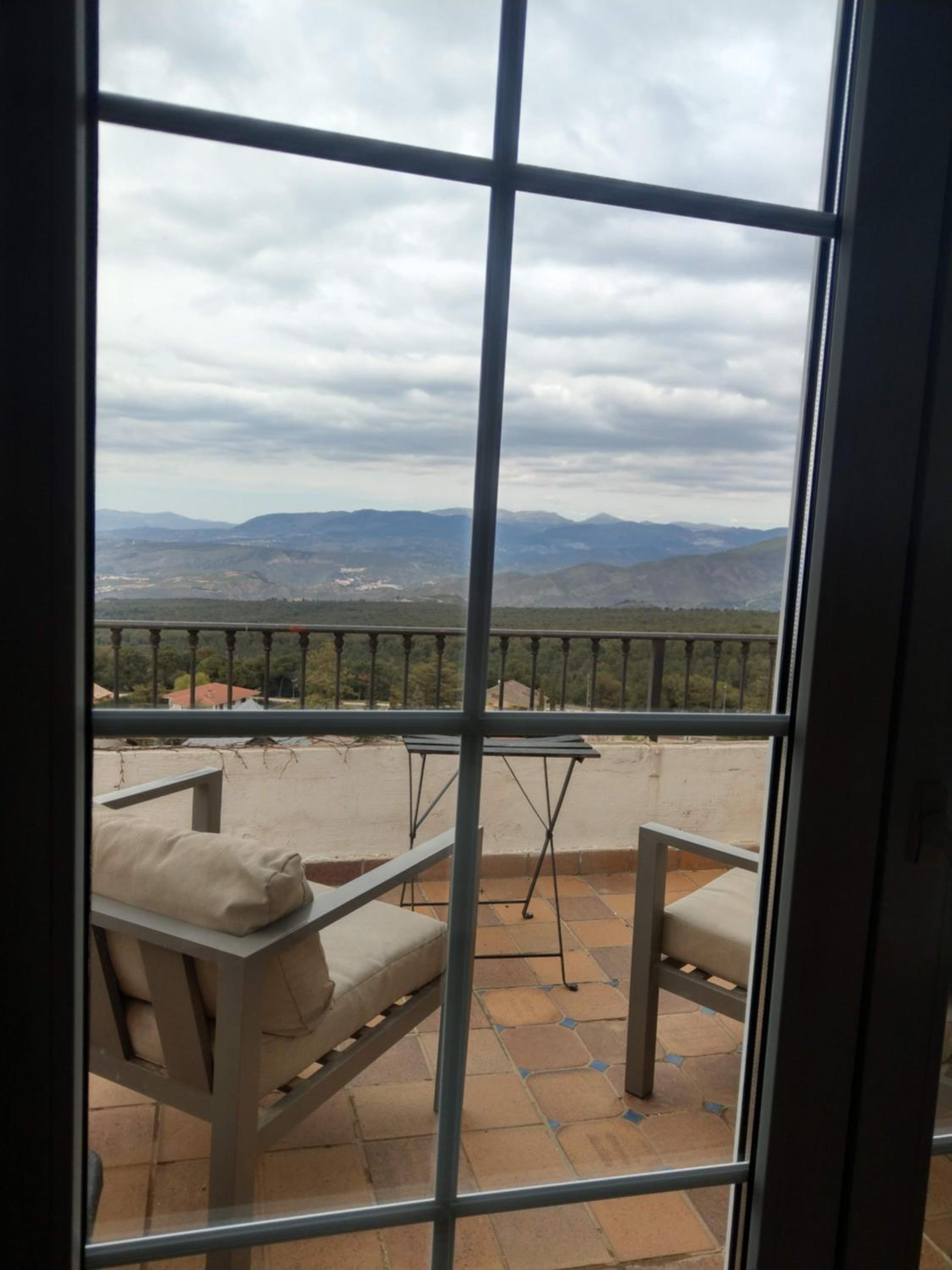 Double Room with Balcony - Photo 9