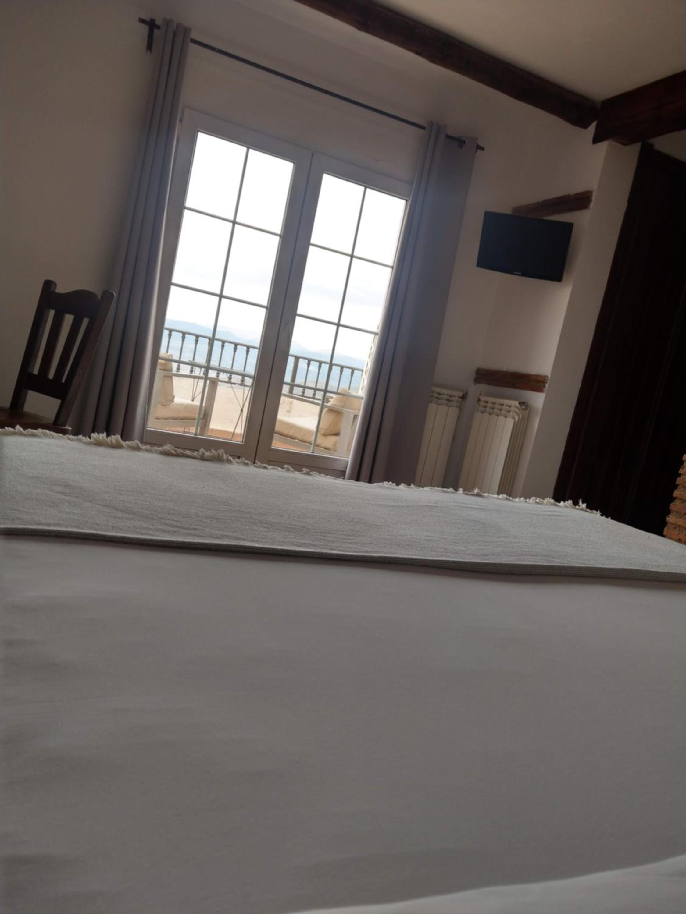 Double Room with Balcony - Photo 3