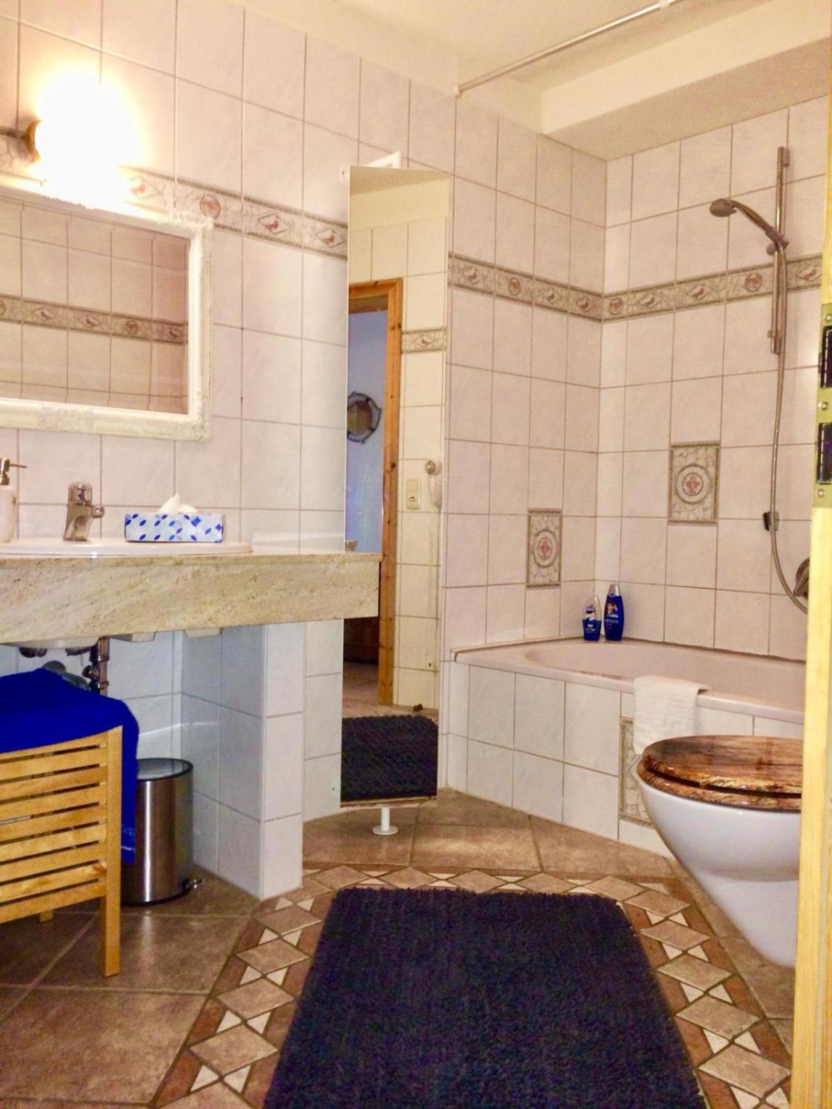 Two-Bedroom Apartment with Pool View photo 3