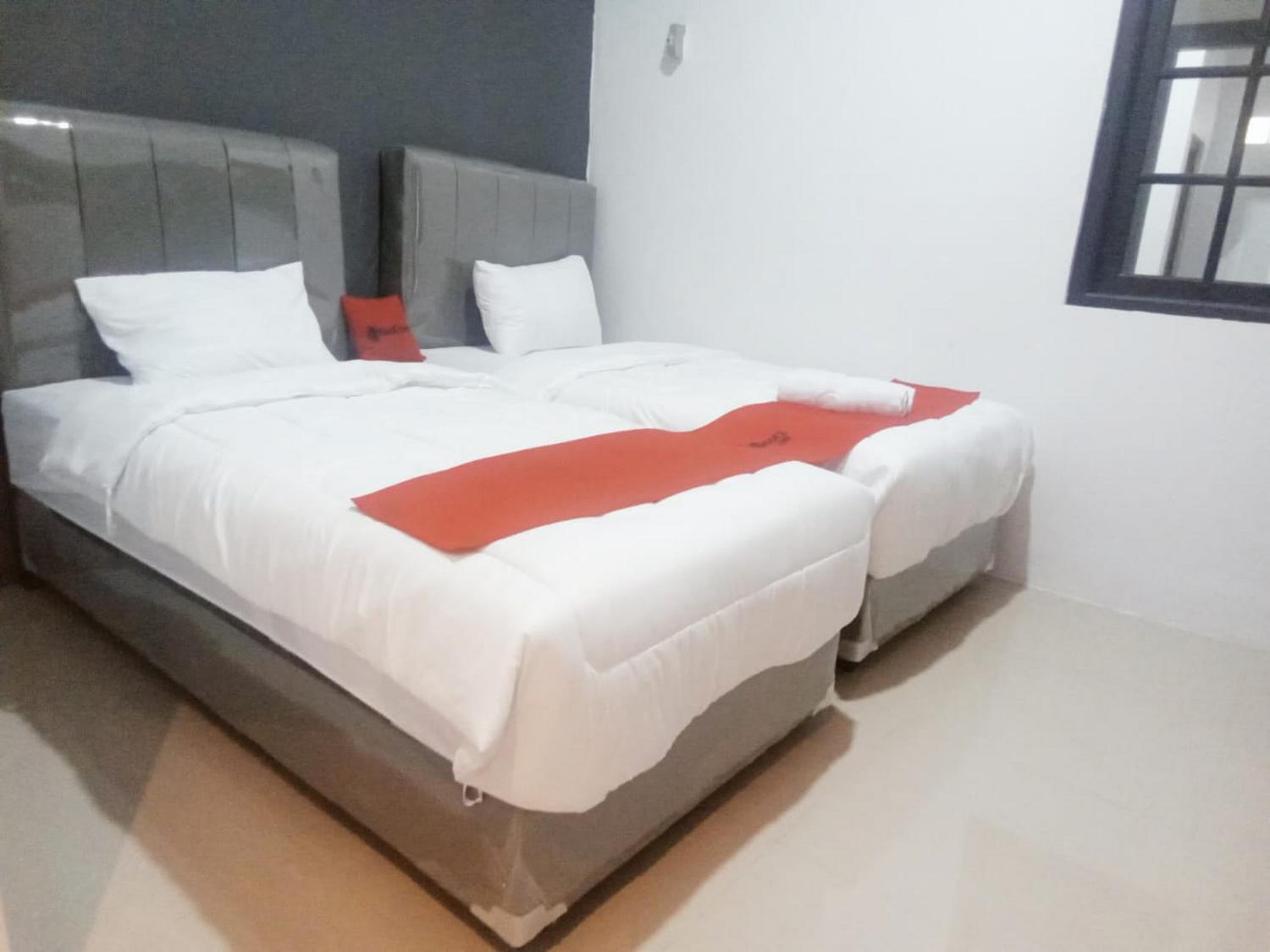 Standard Twin Room photo 2