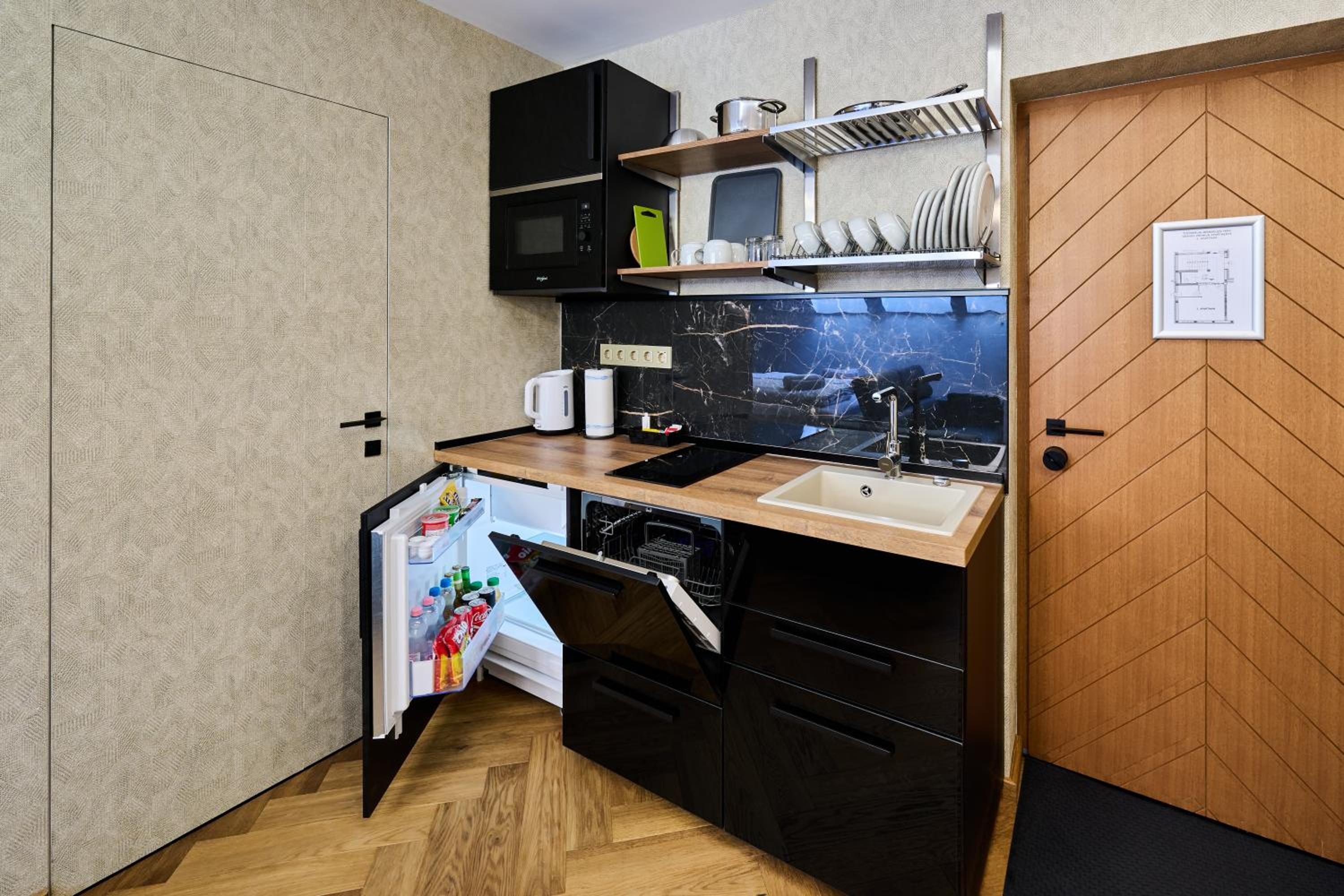 One-Bedroom Premium Apartment photo 3