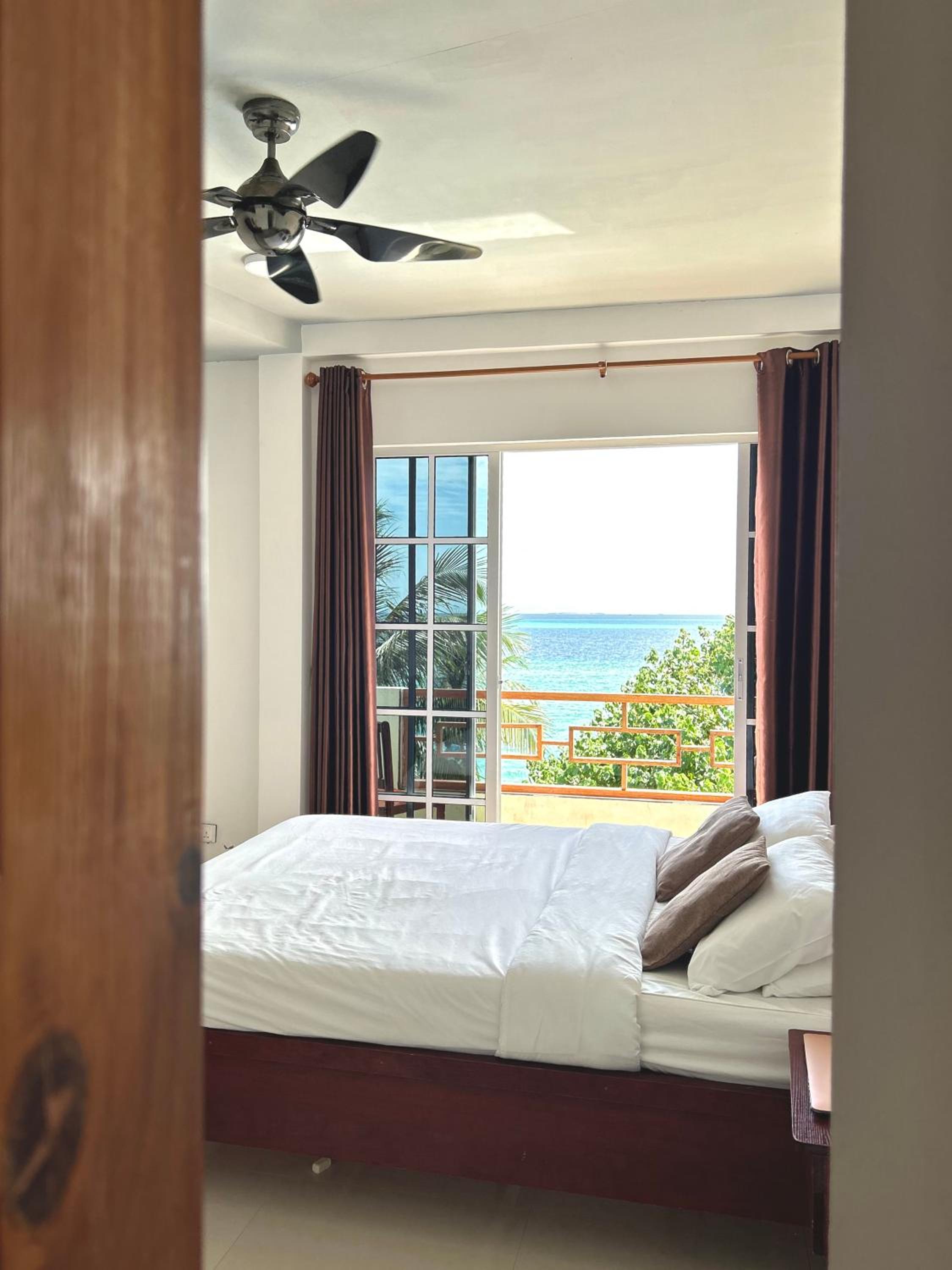 Double Room with Sea View photo 3