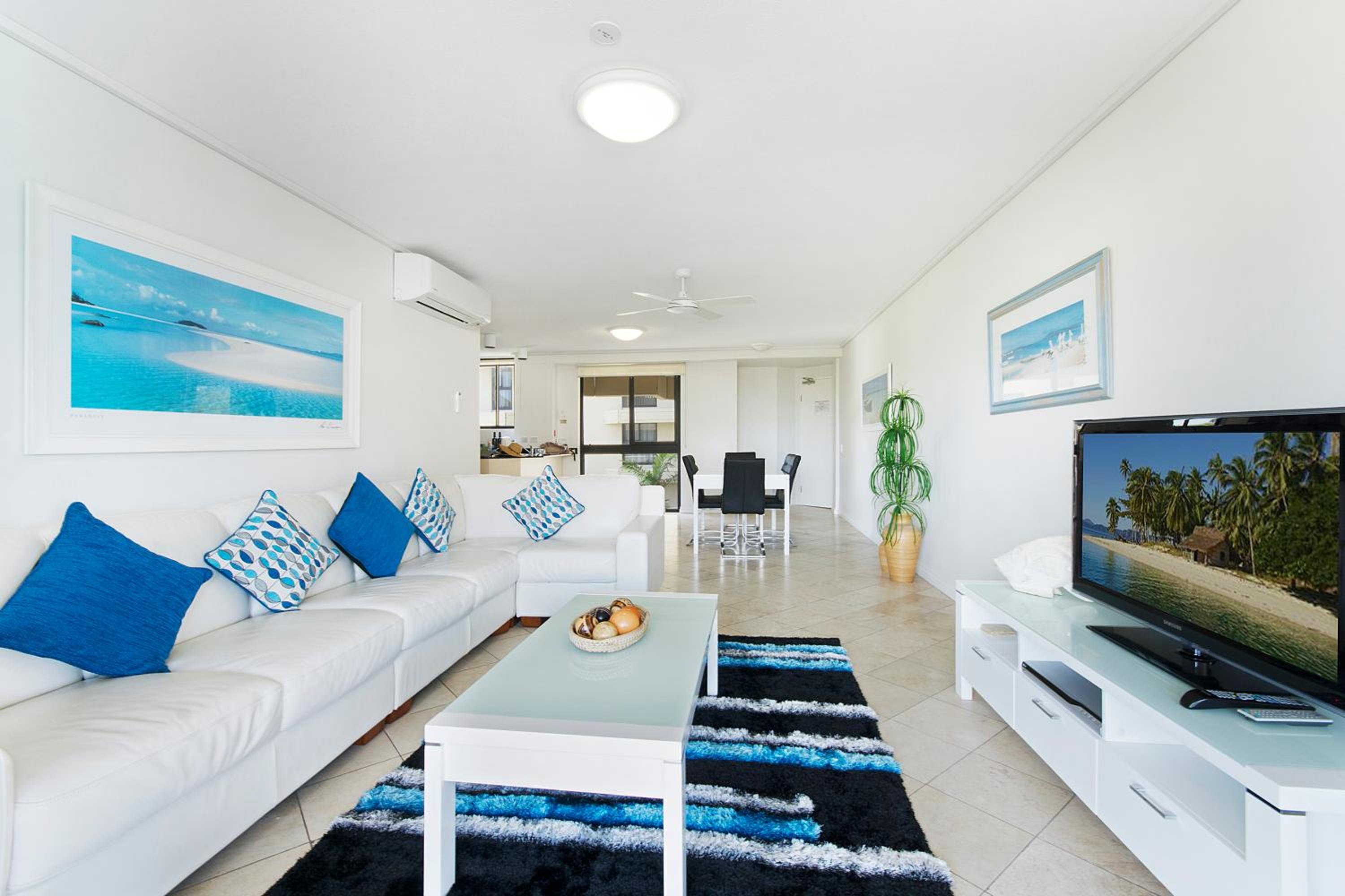Three Bedroom High Floor Partial View Apartment