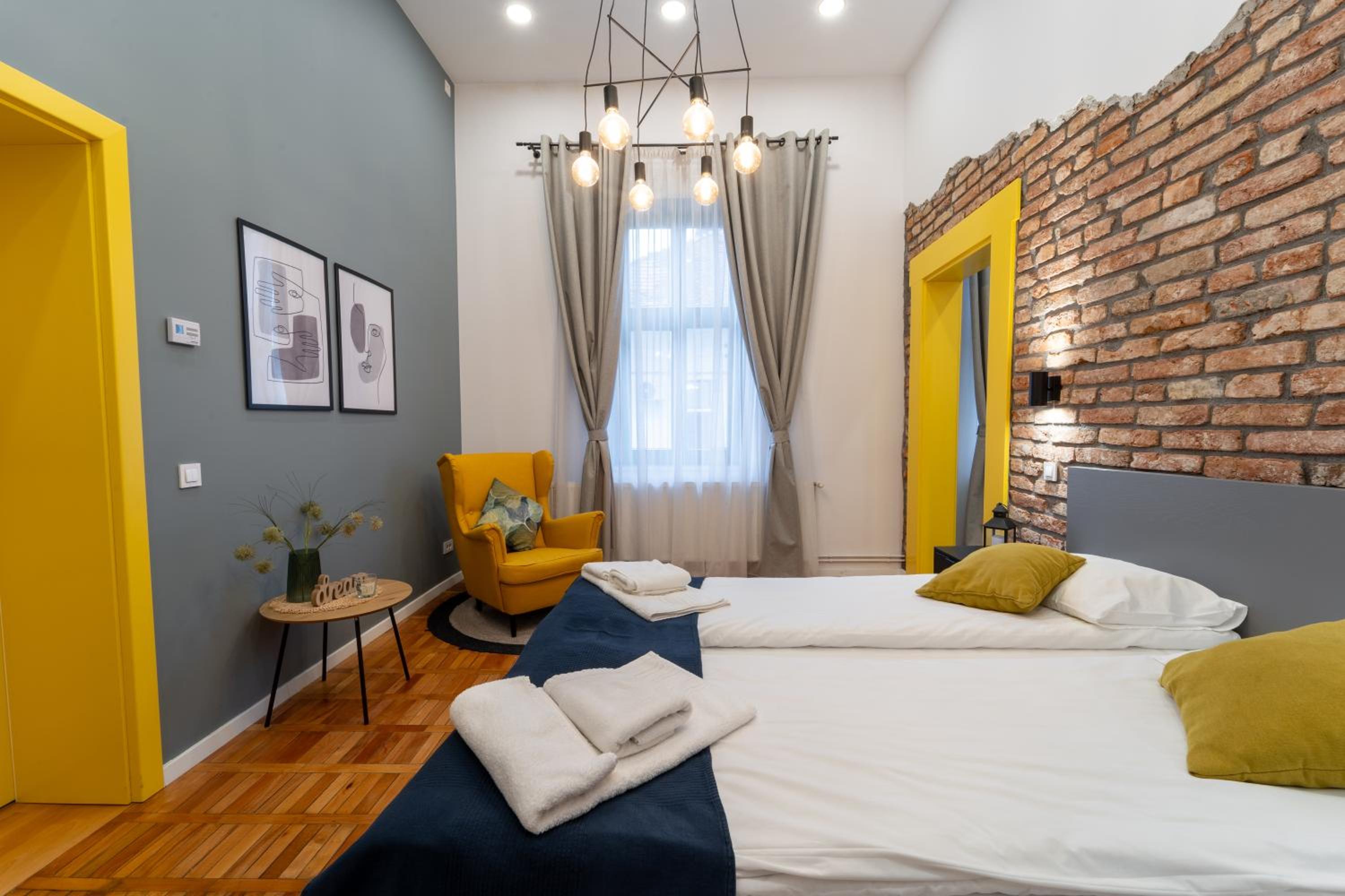 One-Bedroom Apartment