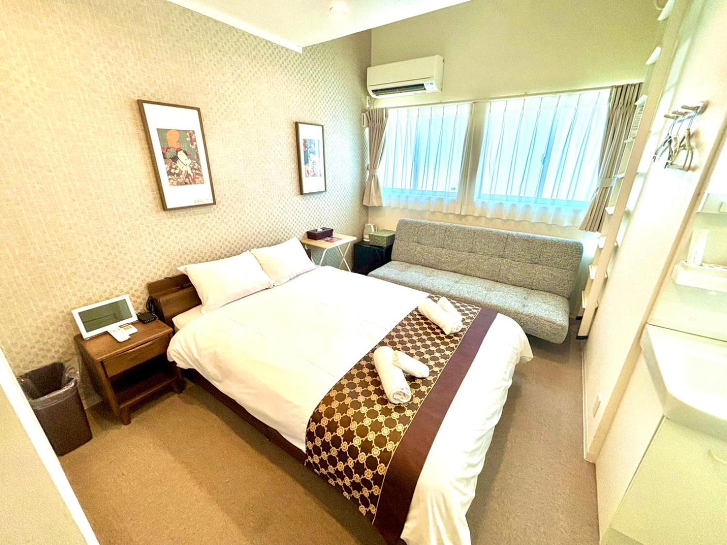 Small Twin Room photo 1