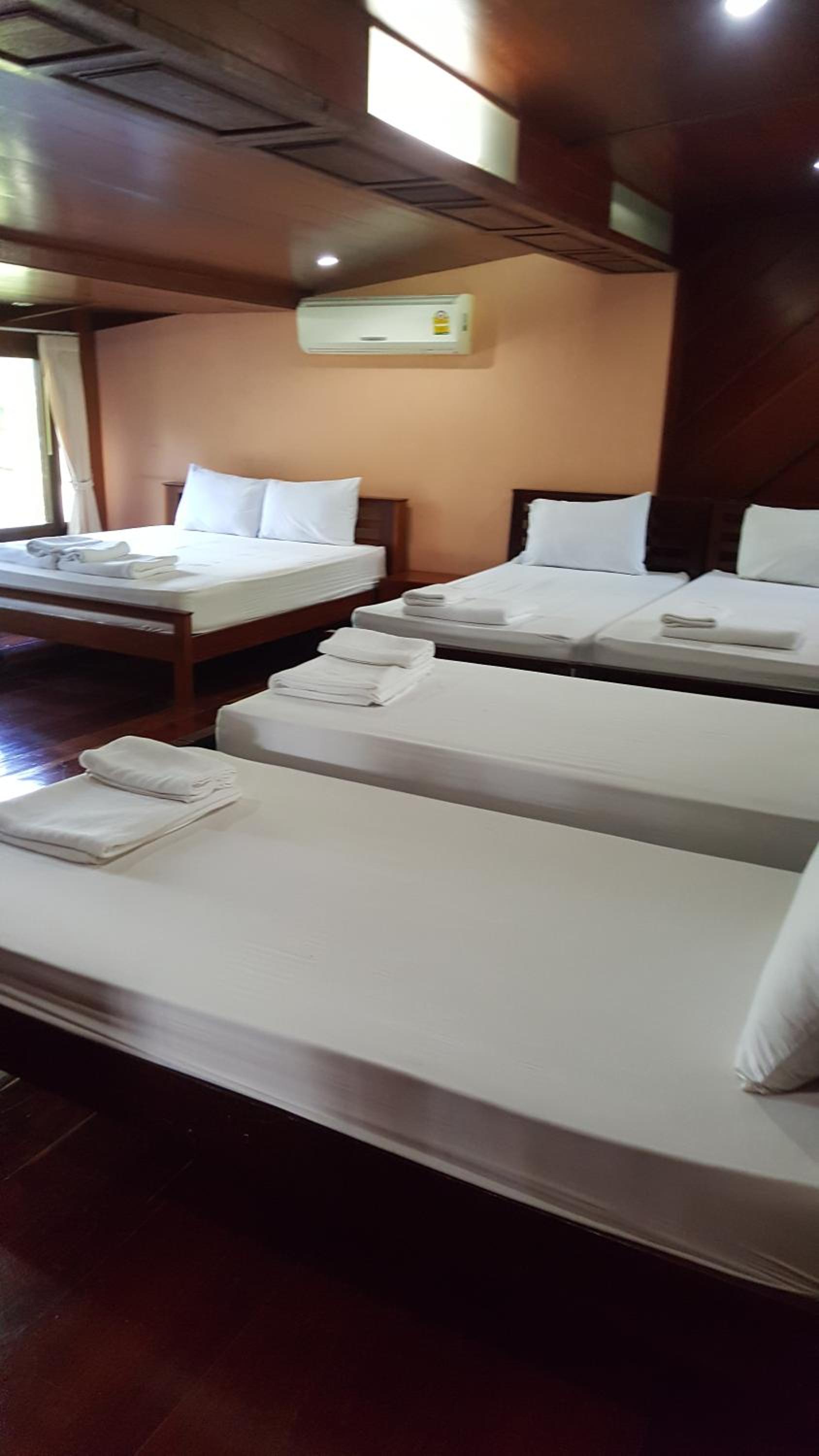Family Bungalow (6 Adults)