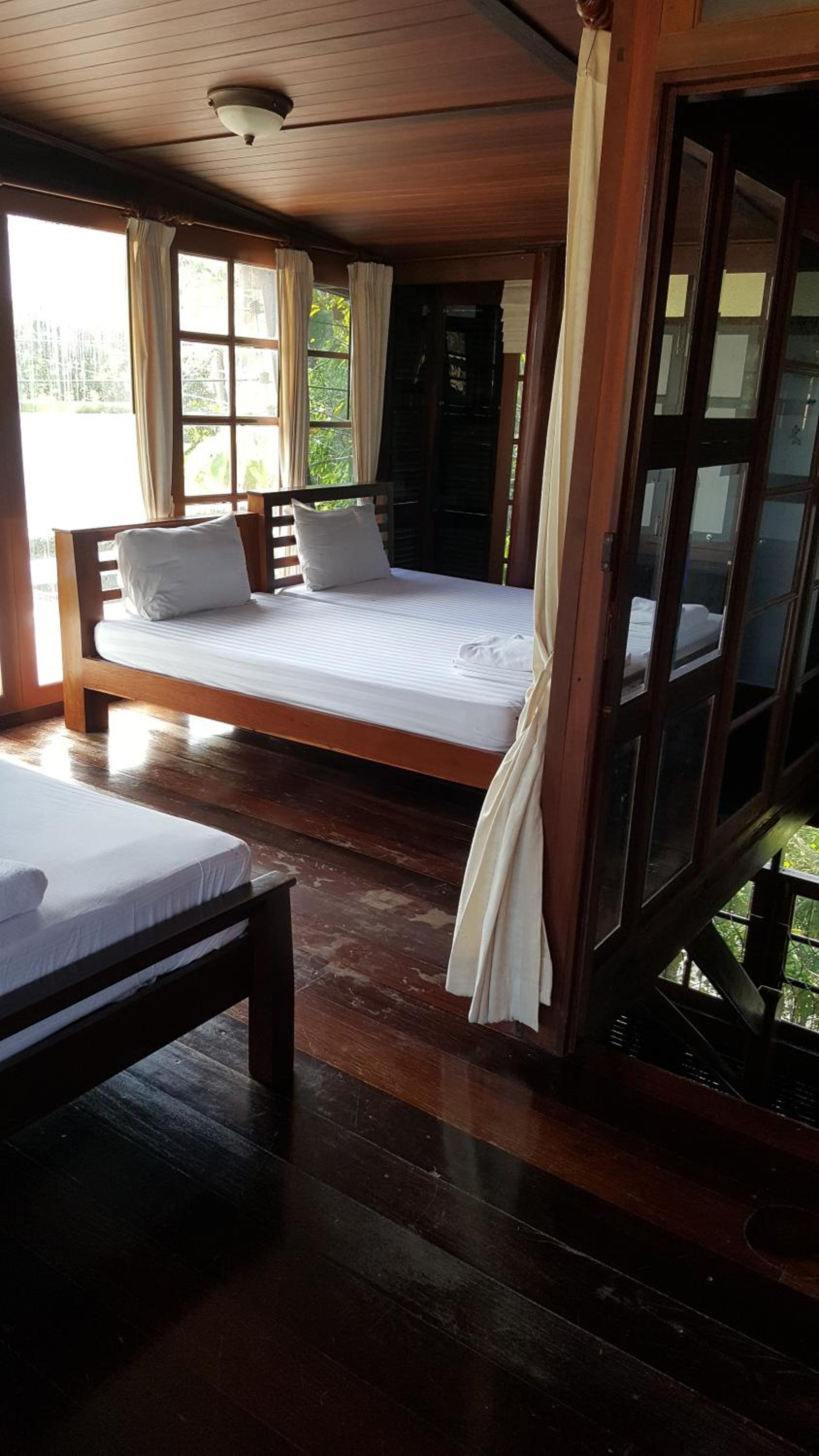 Deluxe Bungalow (7 Adults)